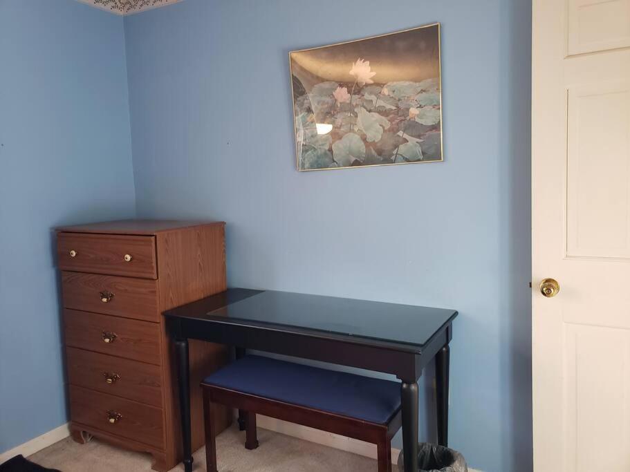 Three-Bedroom House photo 2