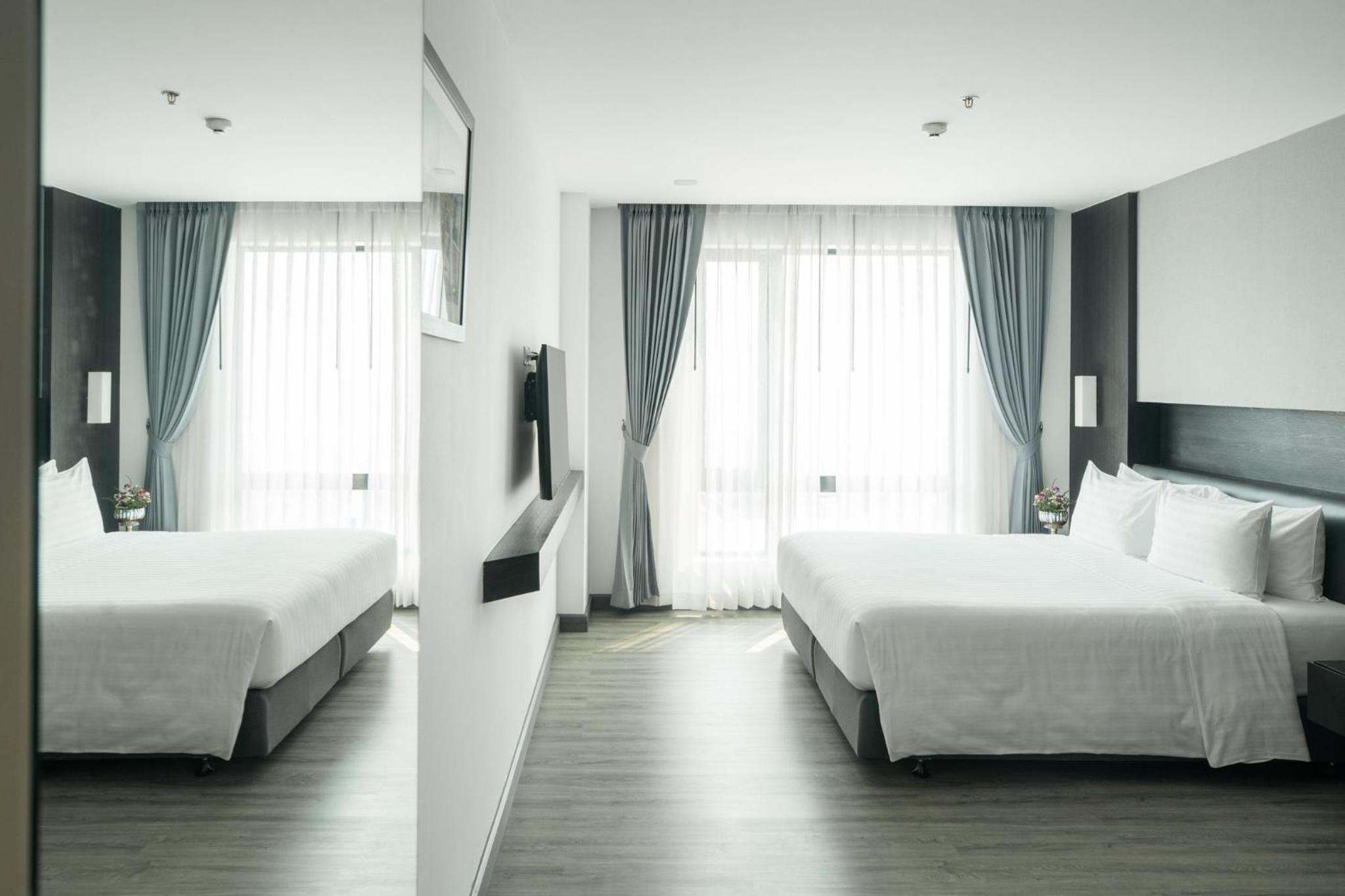 Superior King Room - Non-Smoking - Photo 5