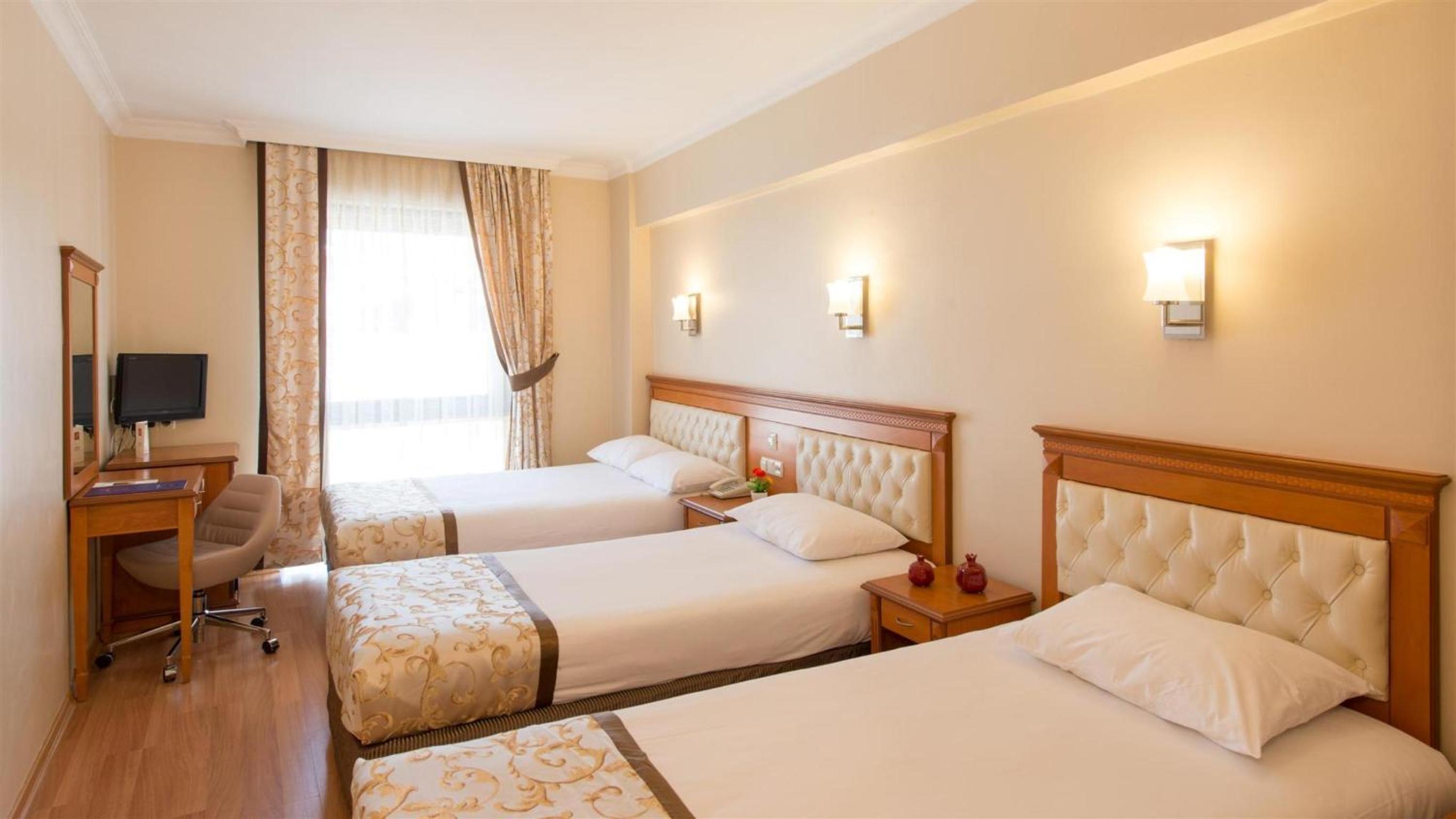 Standard Triple Room photo 2