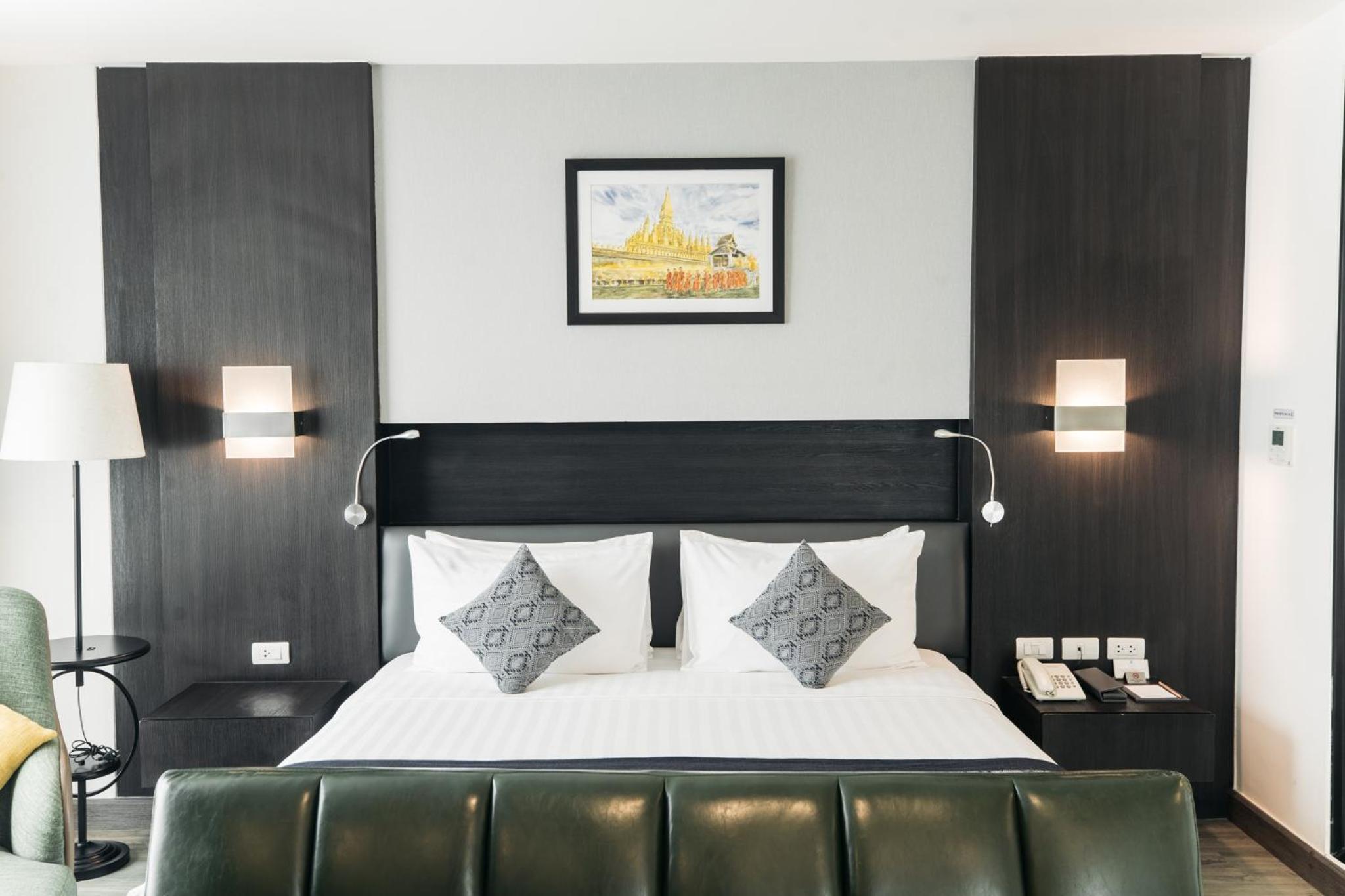 King Suite with Balcony and River View - Non-Smoking - Photo 7