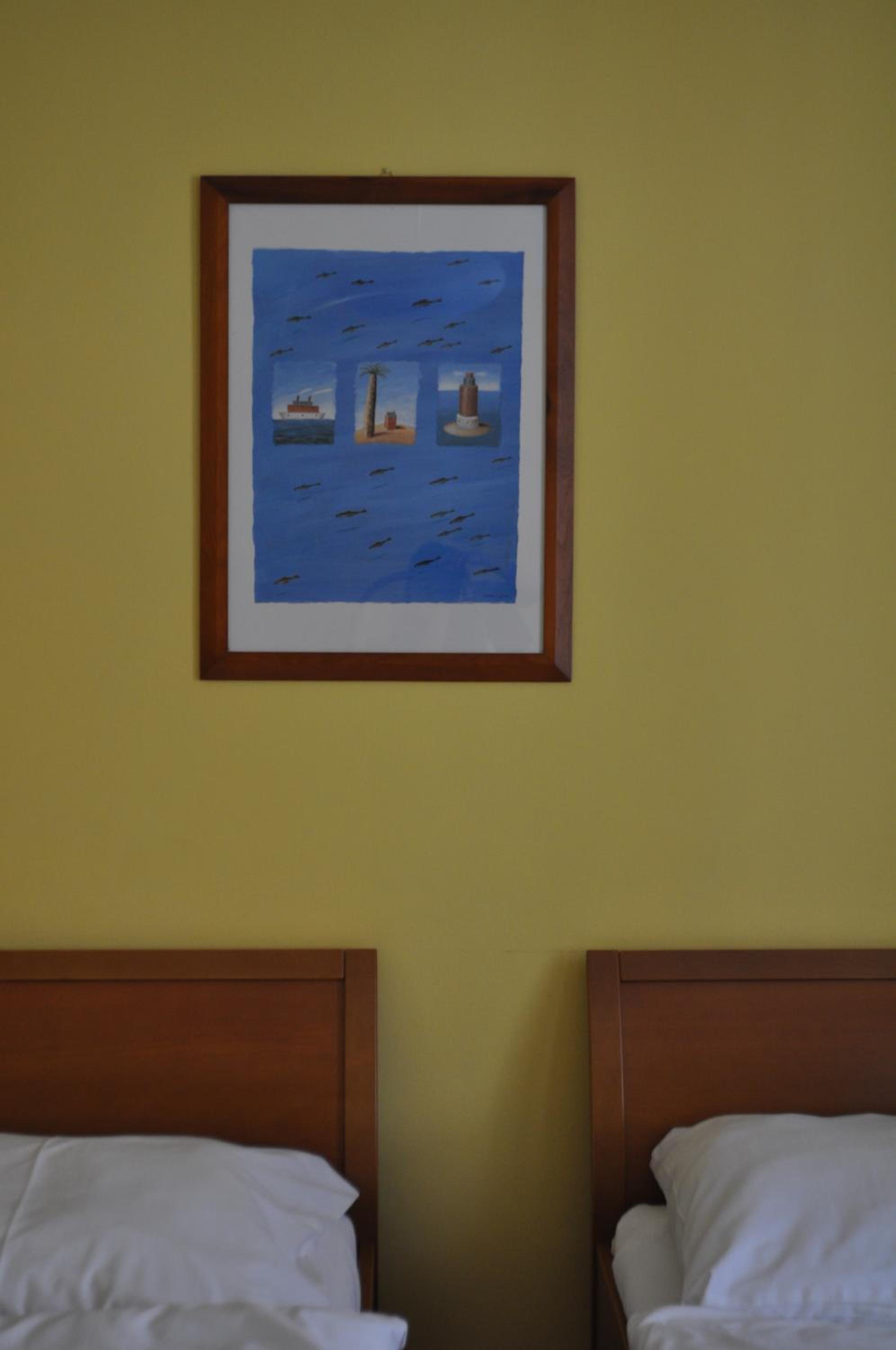 Standard Twin Room - Photo 1