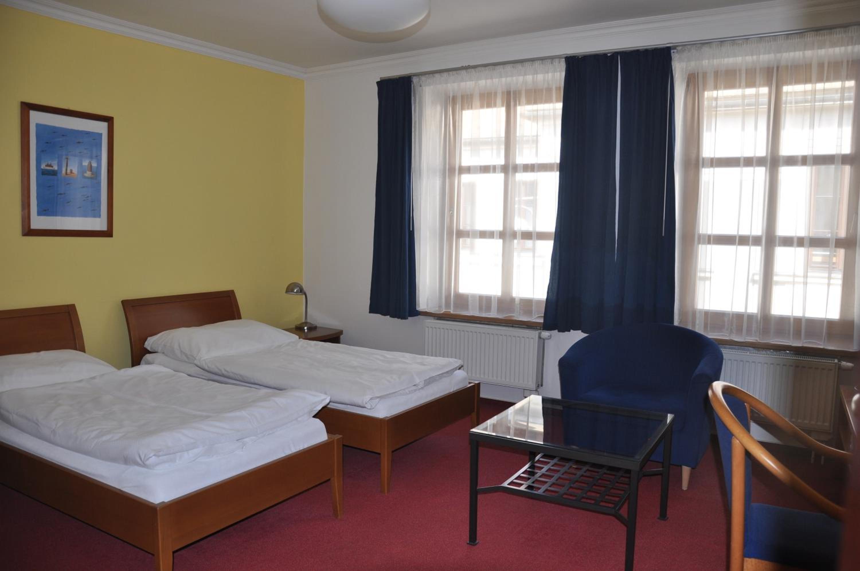 Standard Twin Room - Photo 2