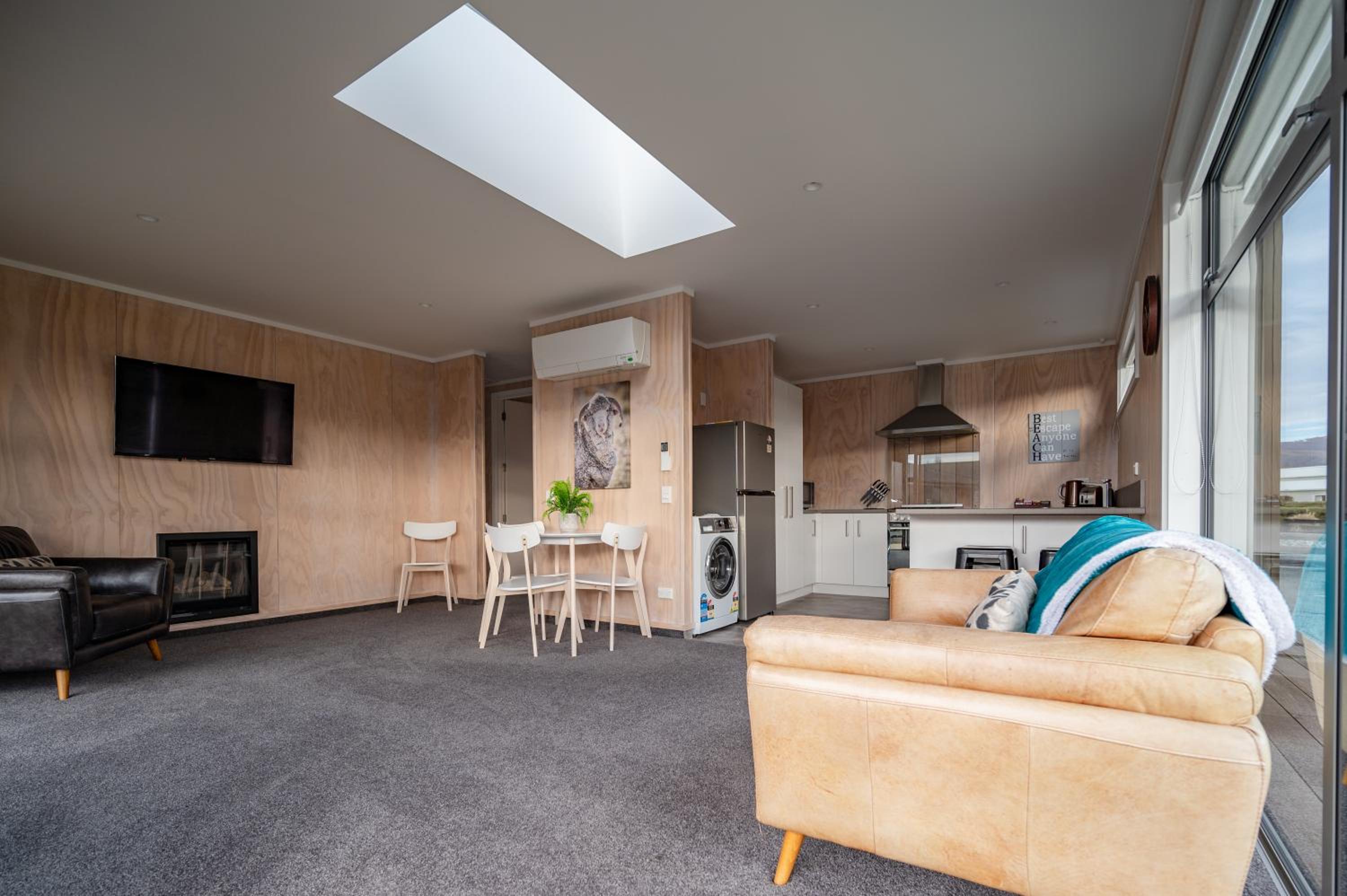 Two-Bedroom House - Photo 10