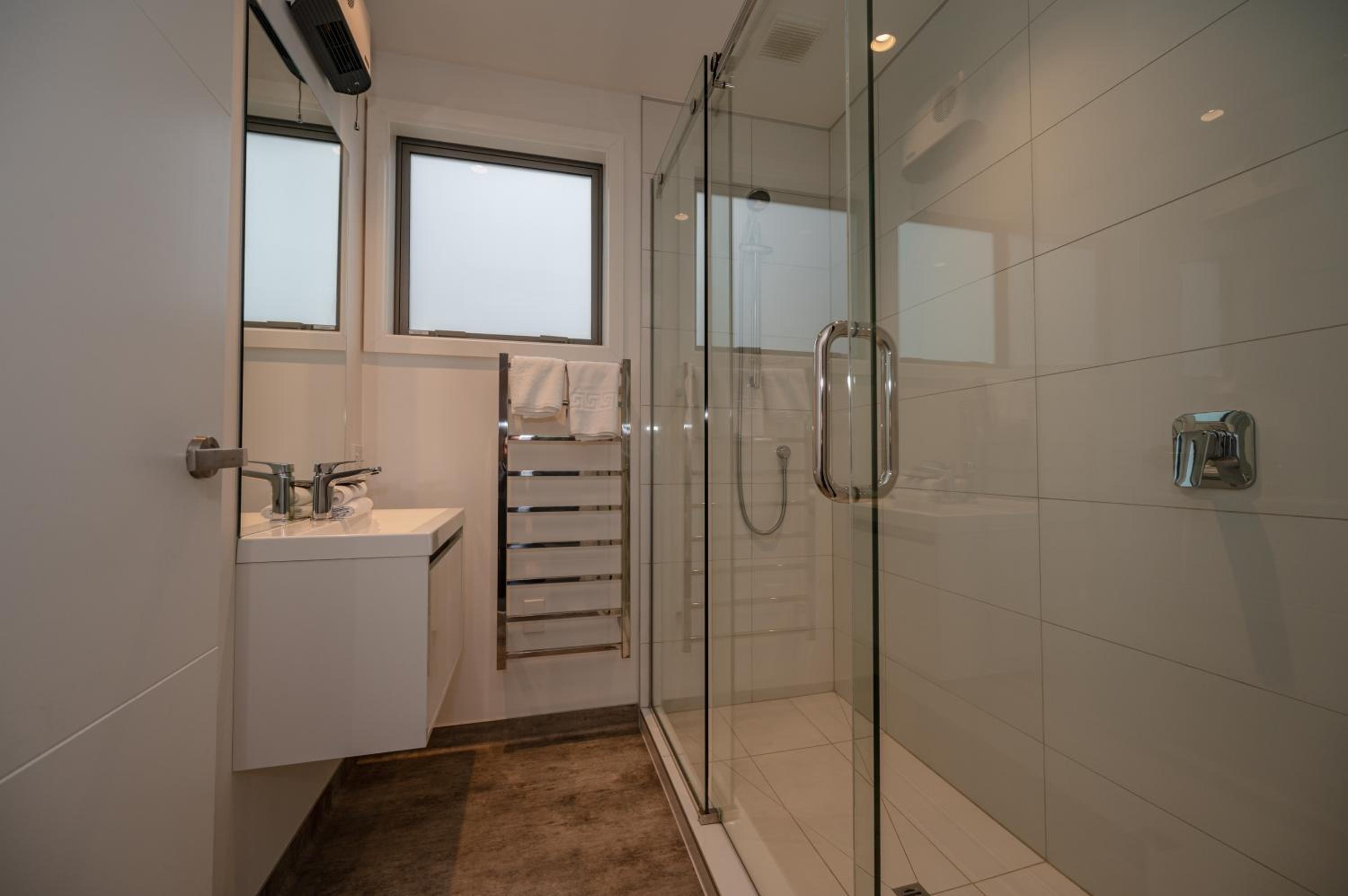 Two-Bedroom House - Photo 13