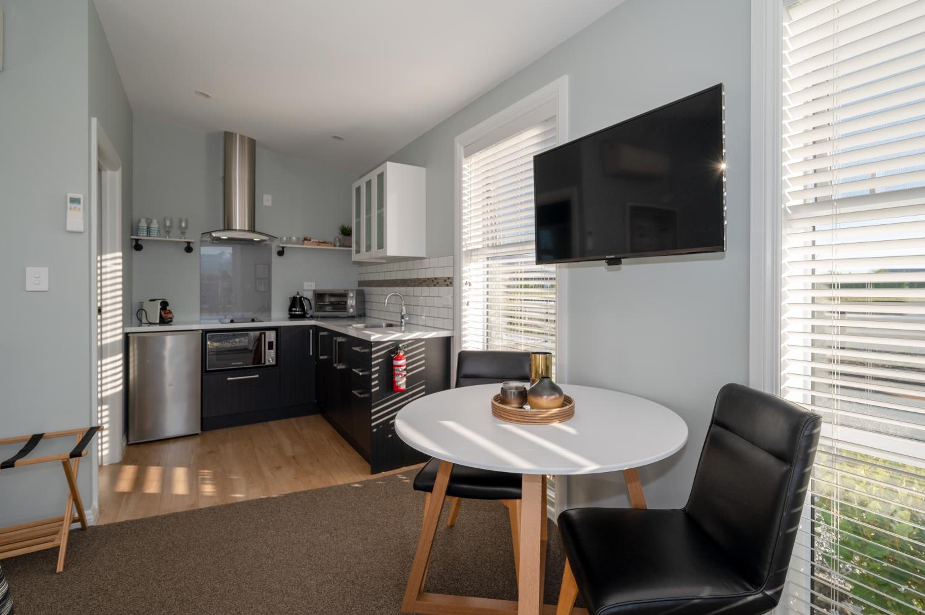 One-Bedroom House - Photo 10