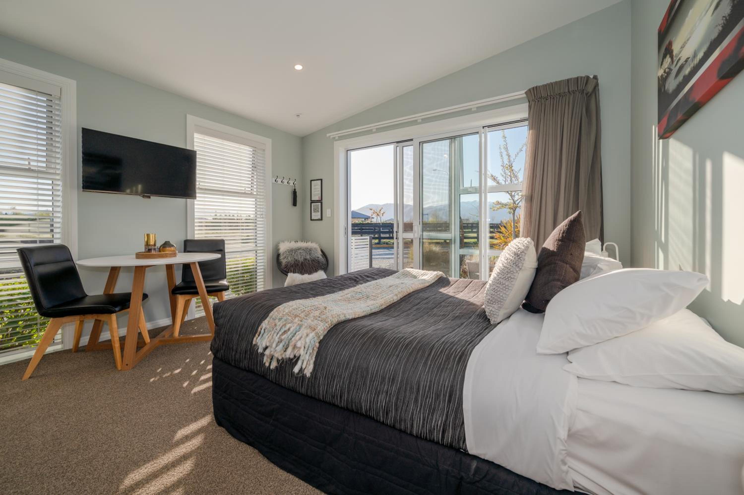 One-Bedroom House - Photo 15