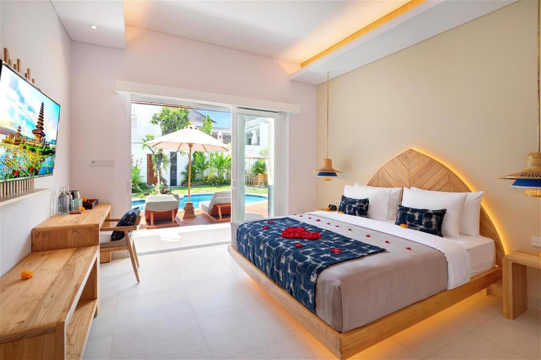 Suite Room - Photo 11