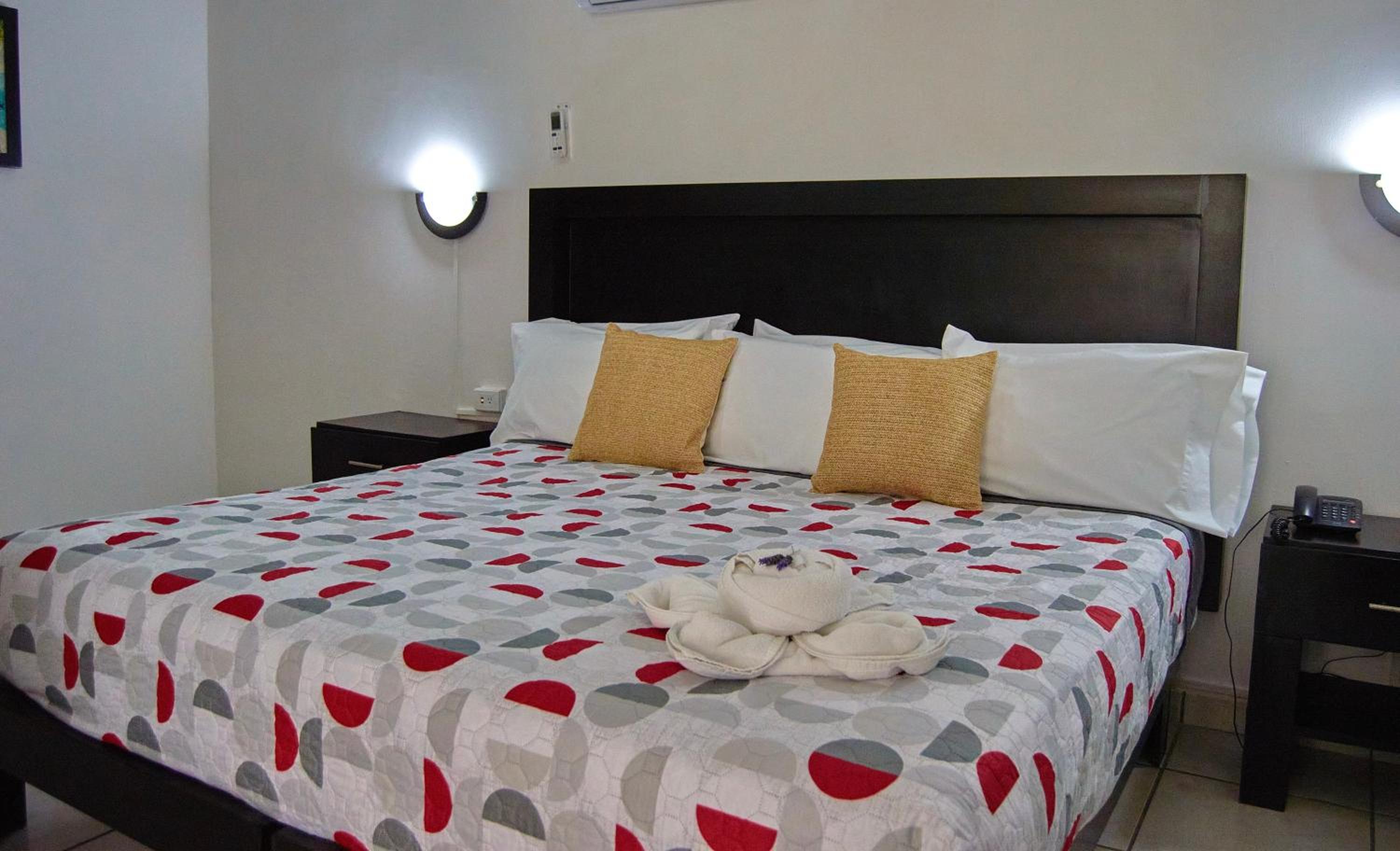 Standard King Room photo 1