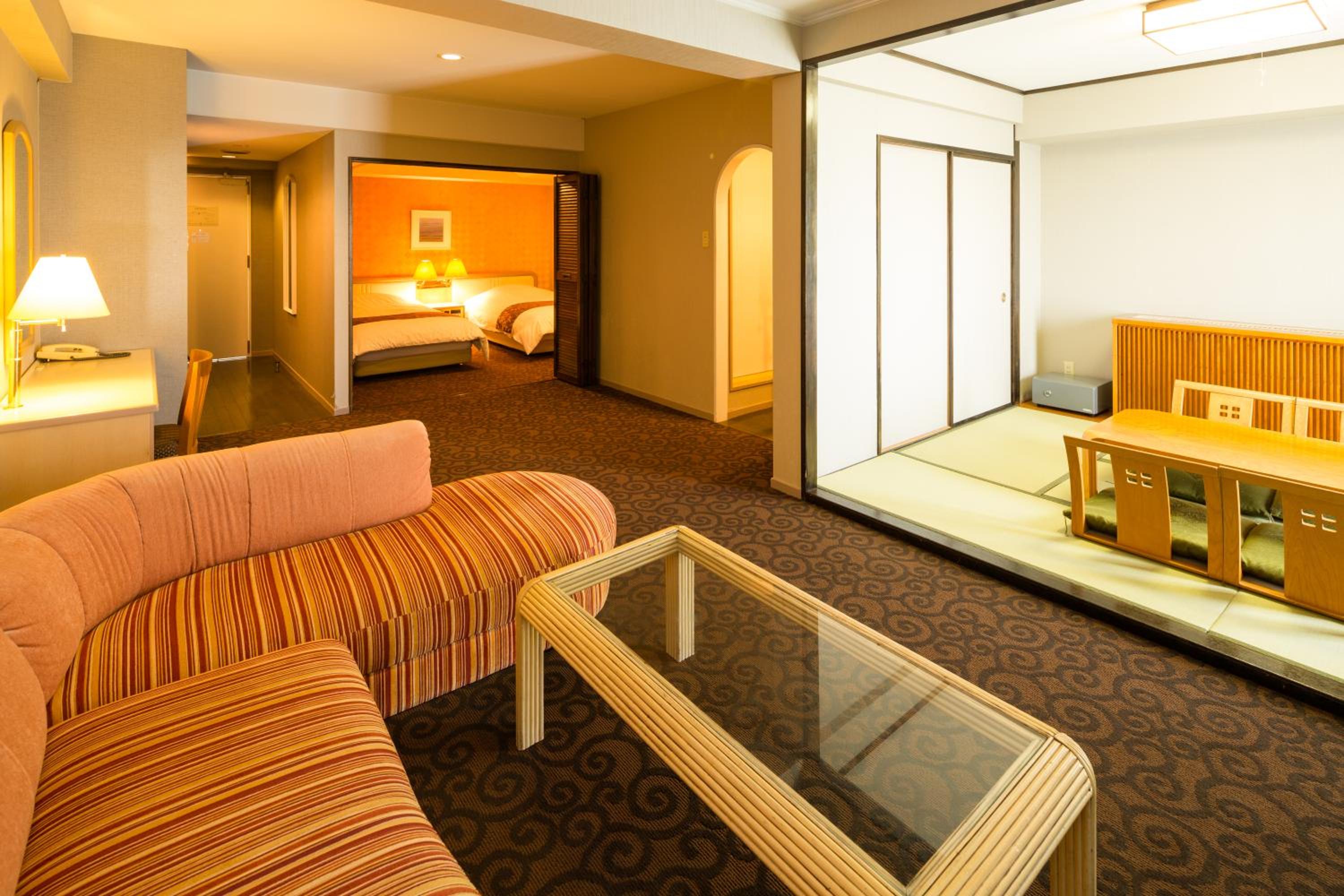 Superior Twin Room with Sea View - Photo 3