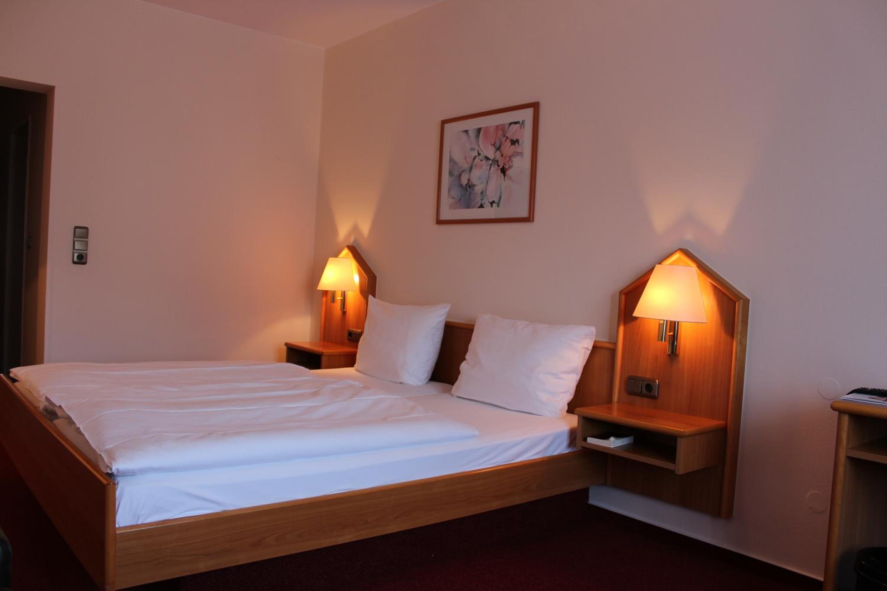 Double Room with Balcony - Photo 2