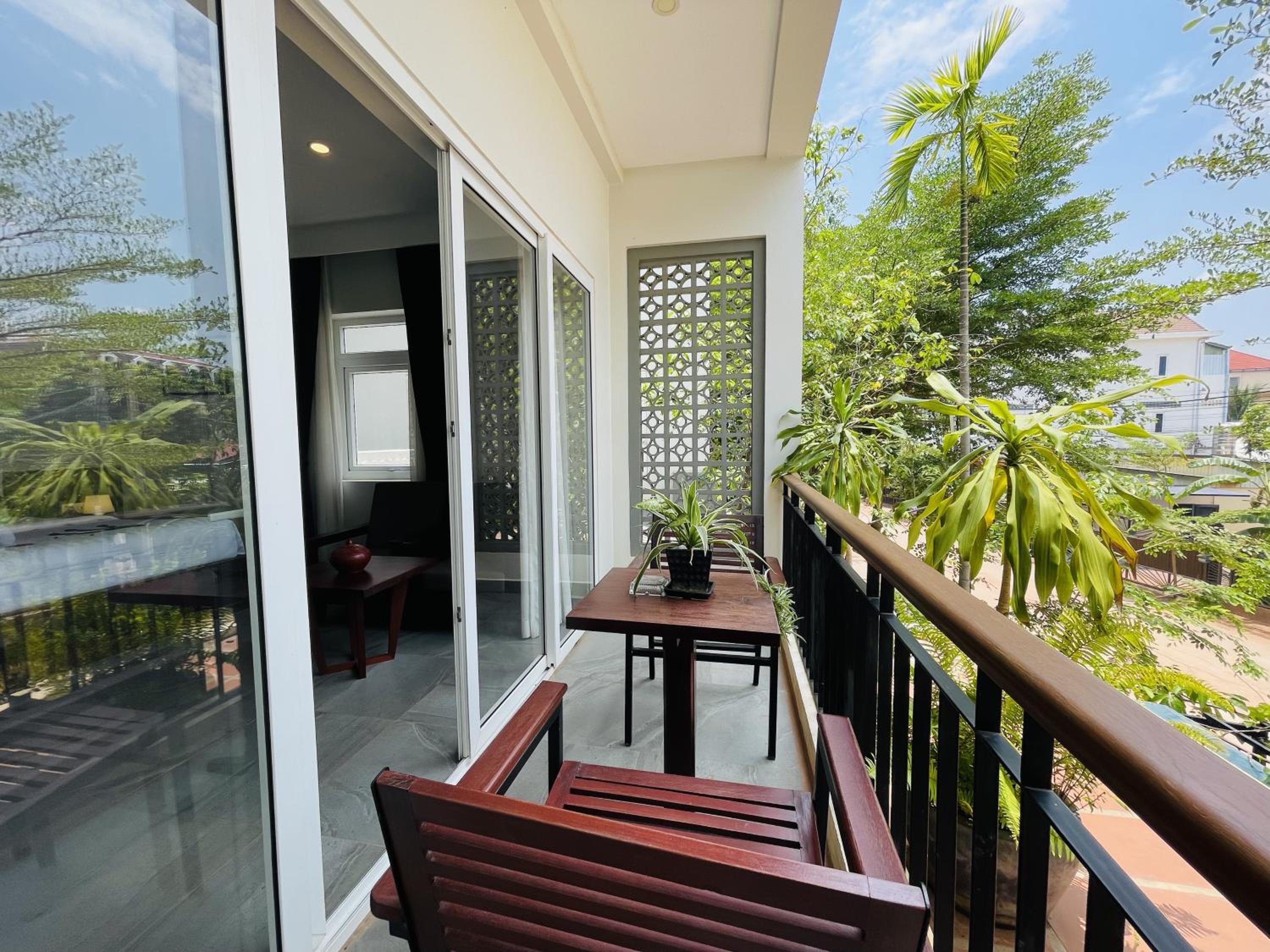 Family Deluxe With Balcony - Free Pick Up  - Photo 8