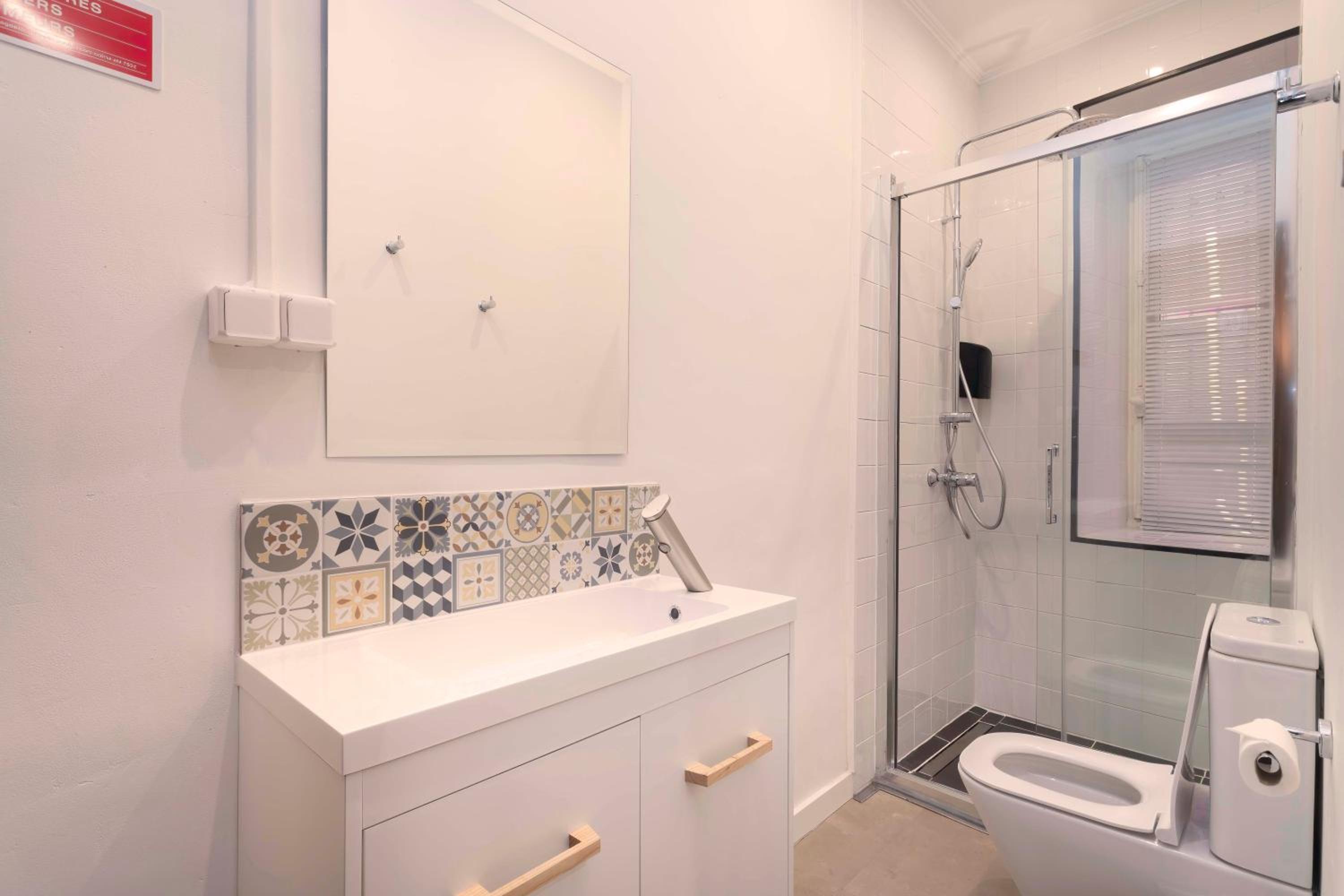 Double or Twin Room with Shared Bathroom photo 2