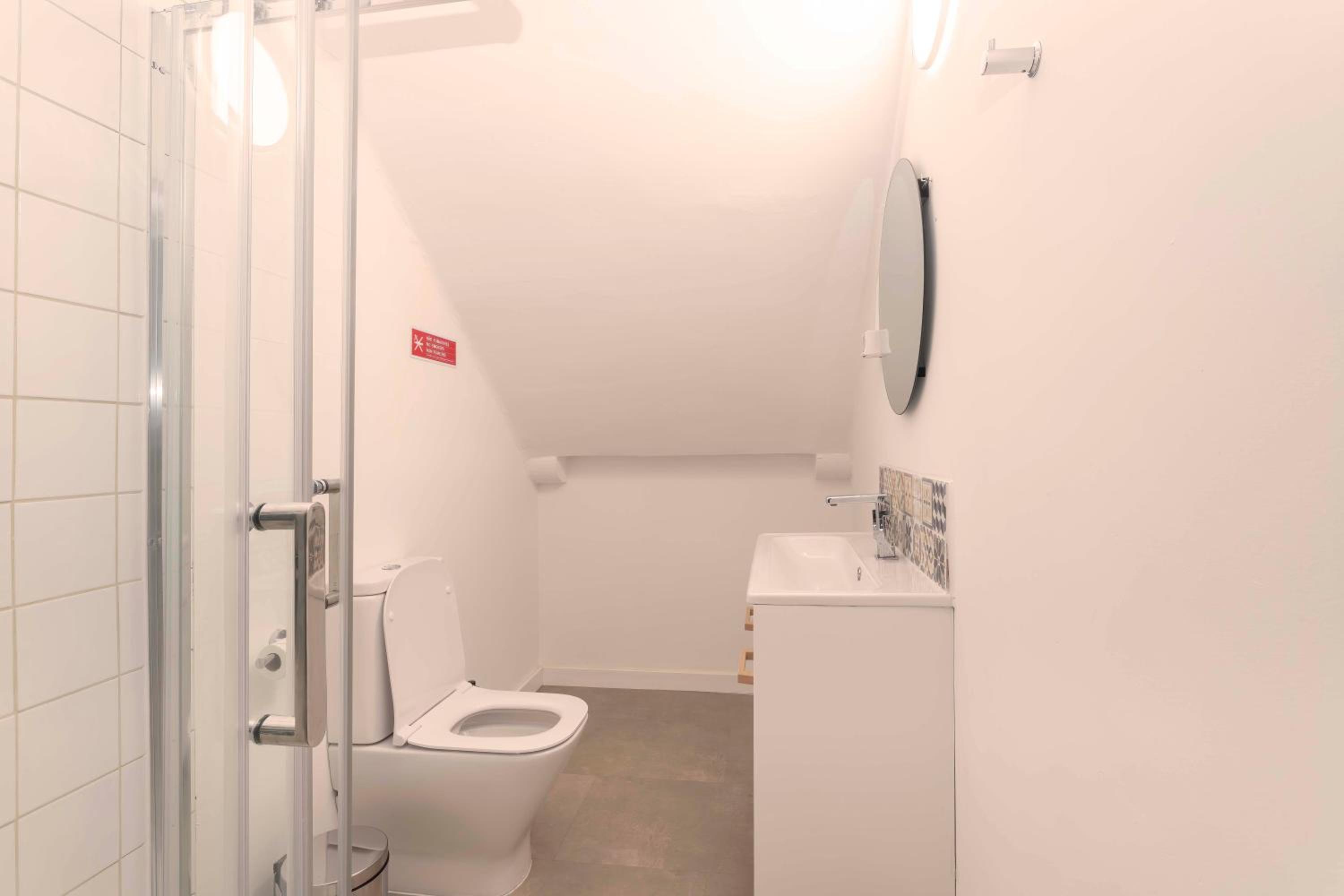 Double or Twin Room with Shared Bathroom photo 3