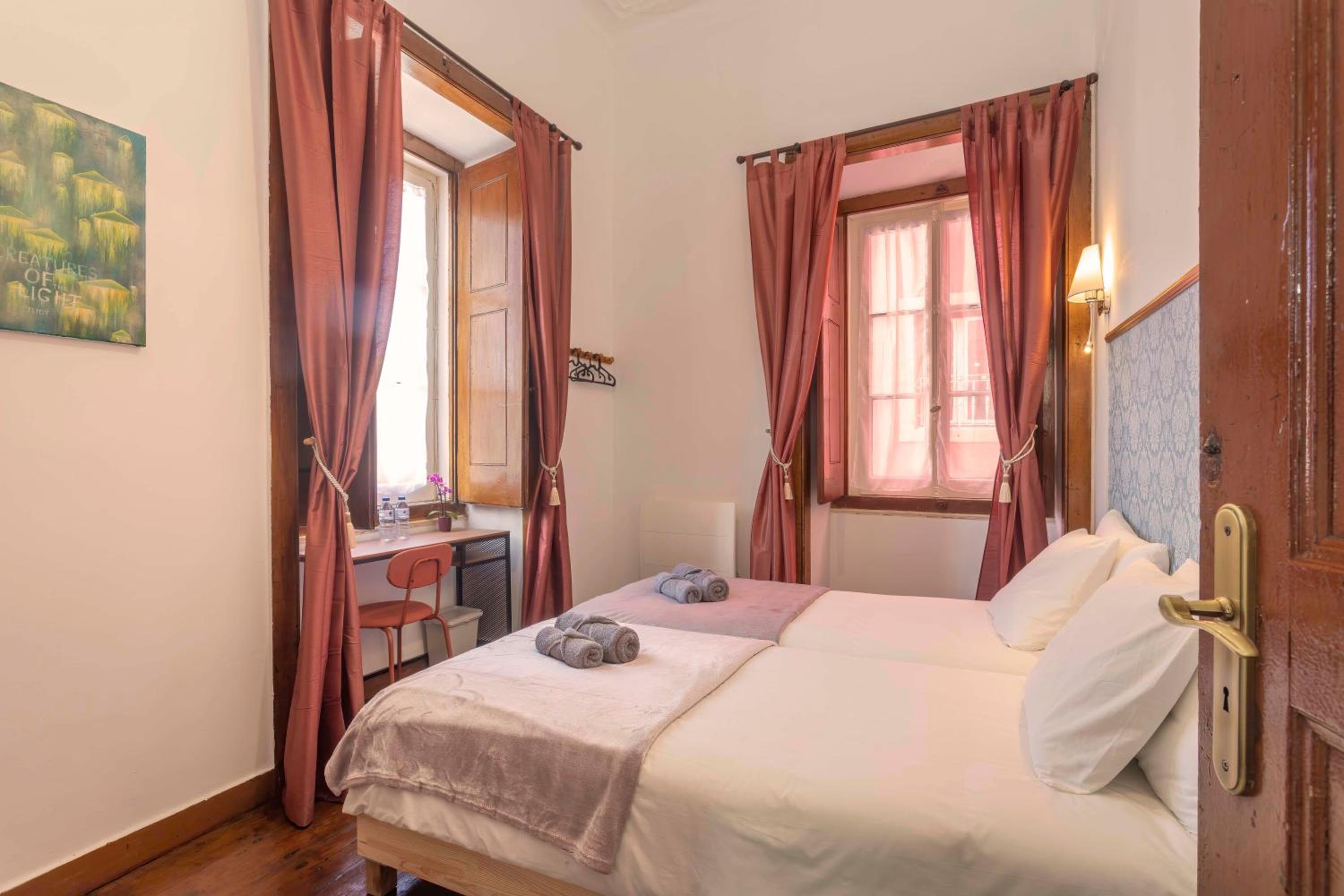 Double or Twin Room with Shared Bathroom photo 1