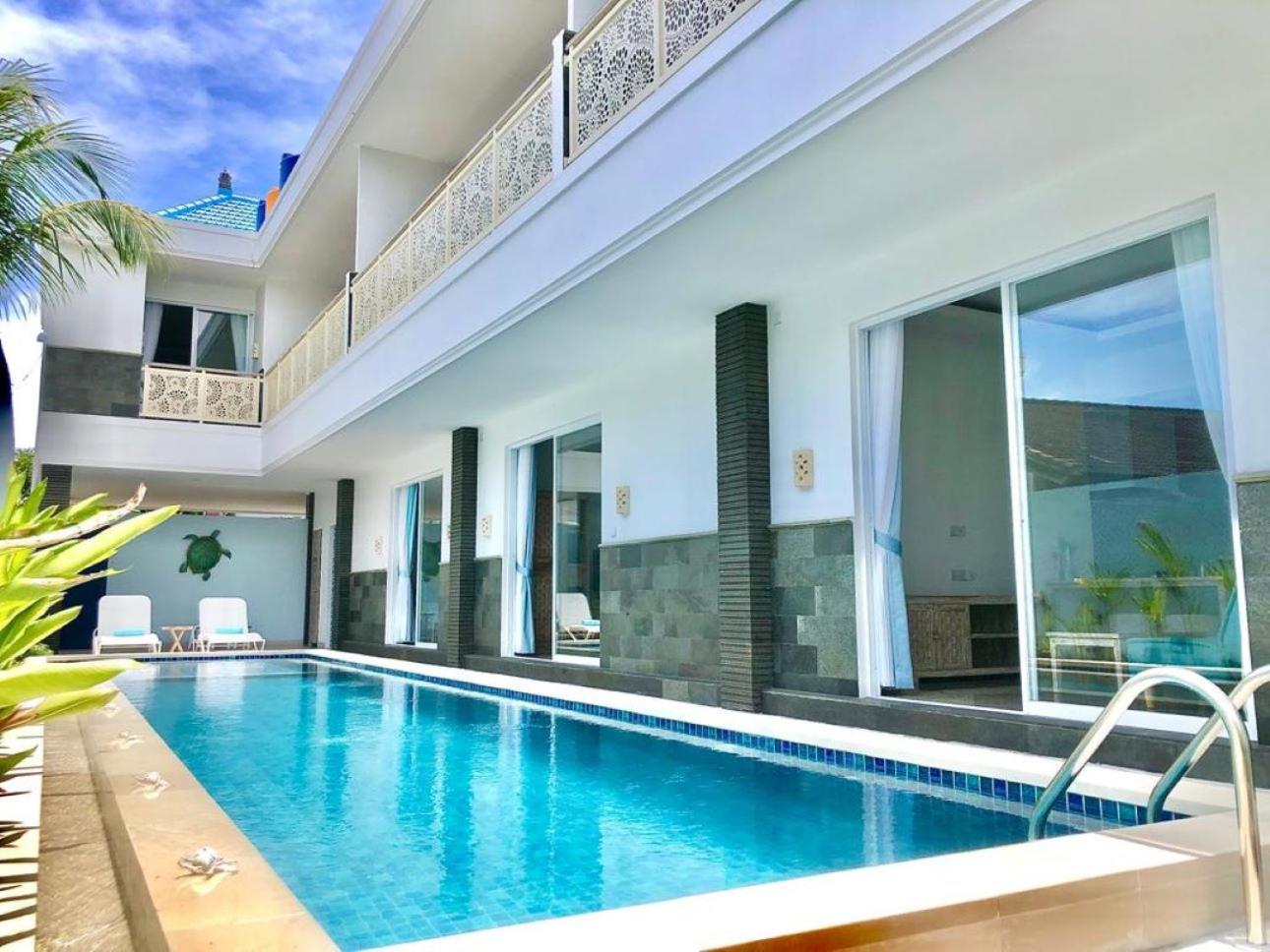 Suite with Pool View - Photo 41