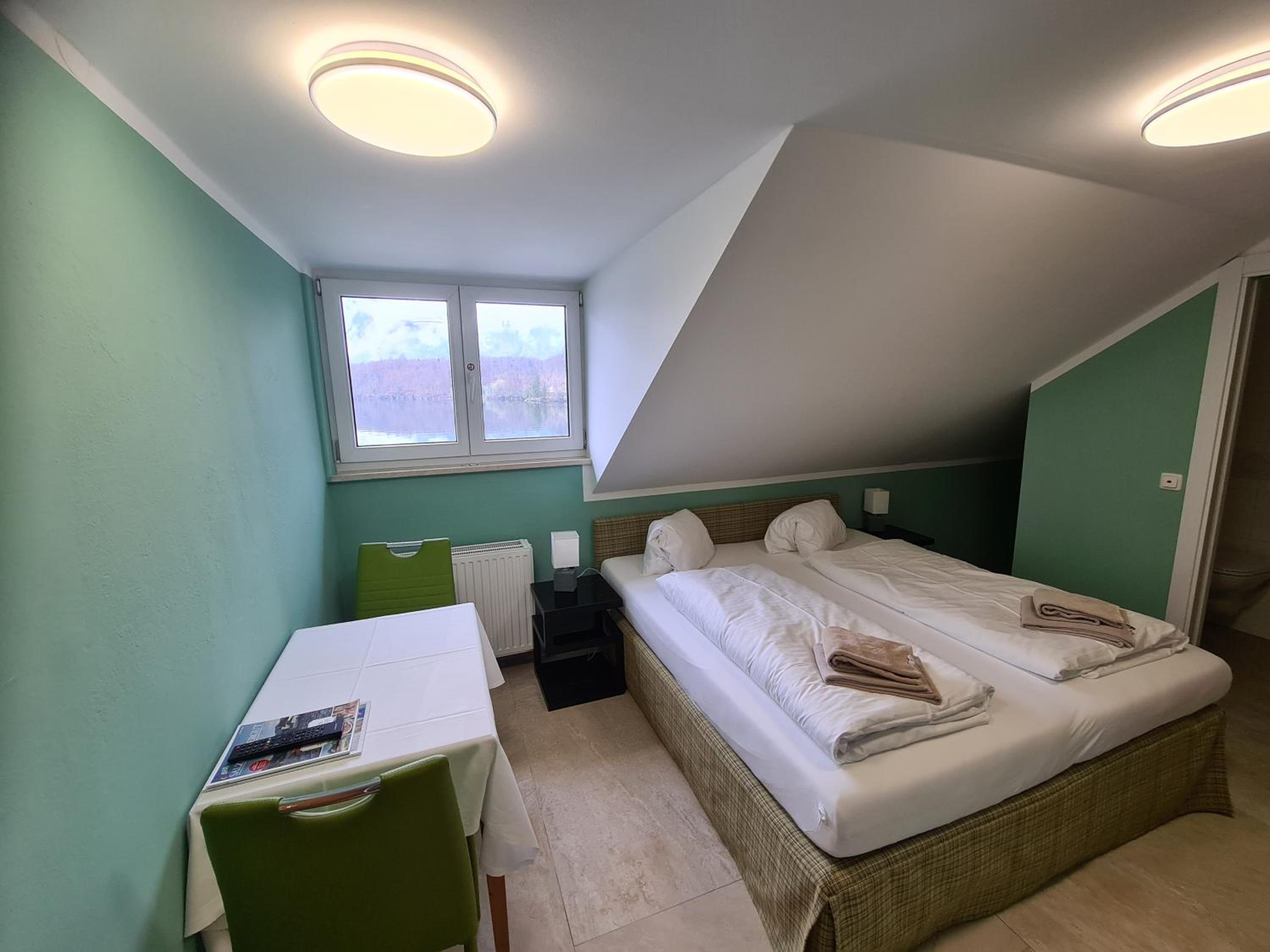Double Room with Lake View photo 2
