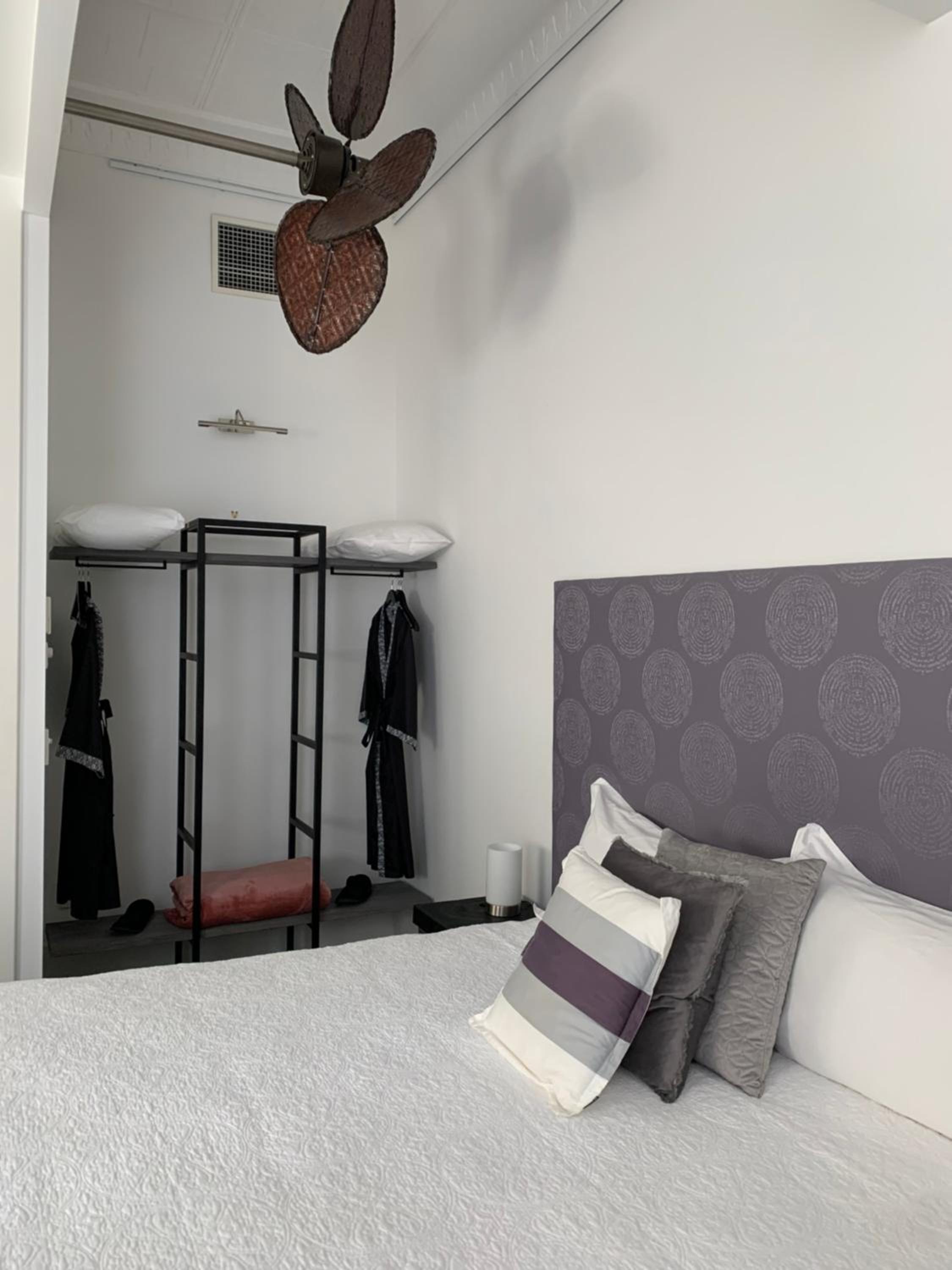 Deluxe King Suite photo 1