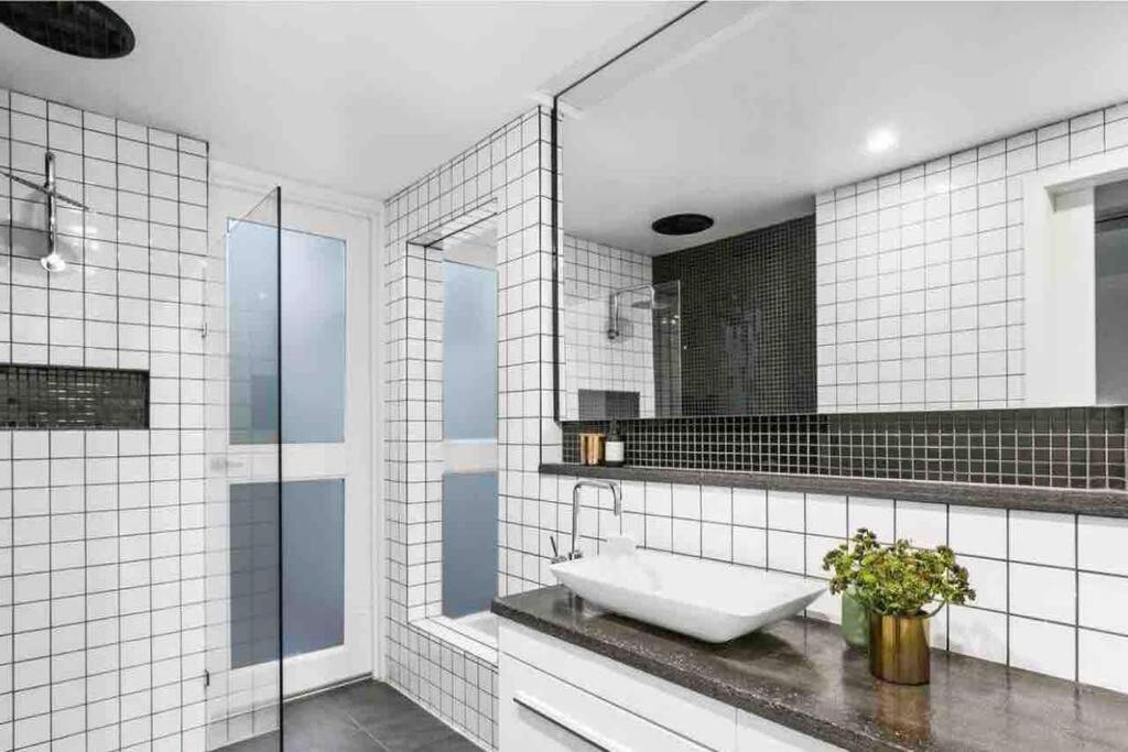Four-Bedroom House photo 2