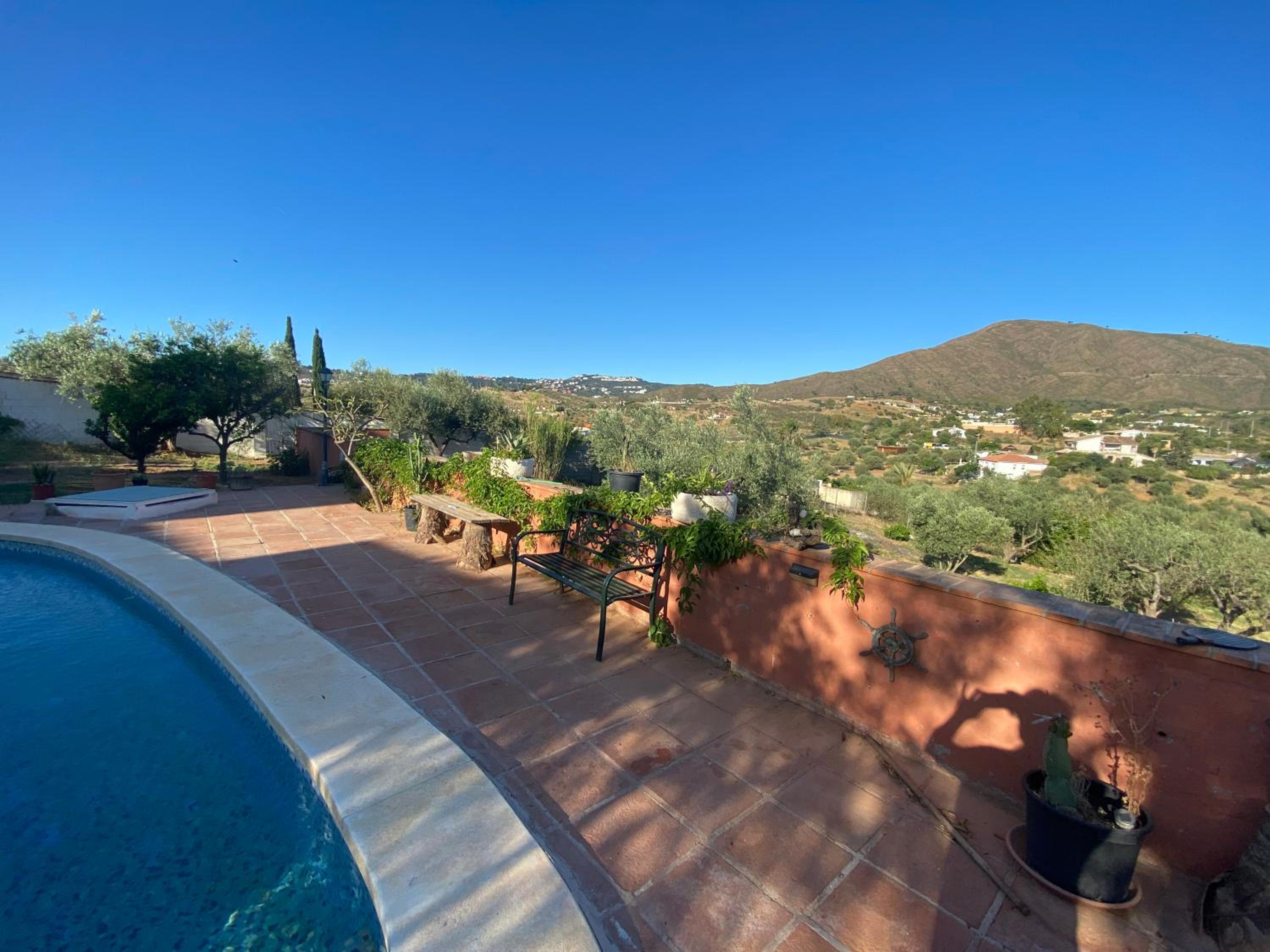Villa photo 3