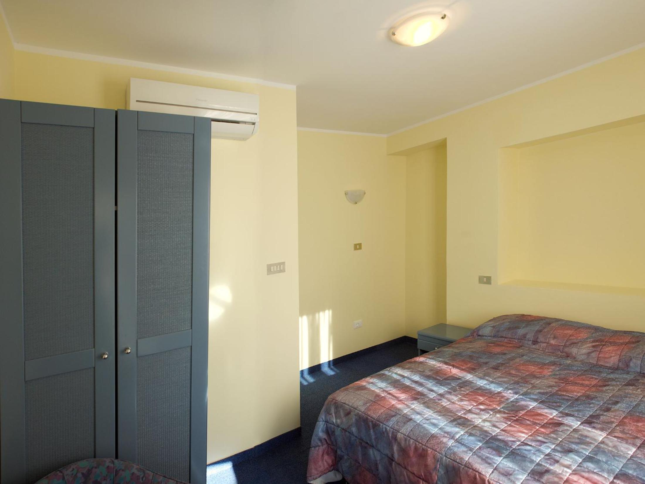 Double or Twin Room photo 3