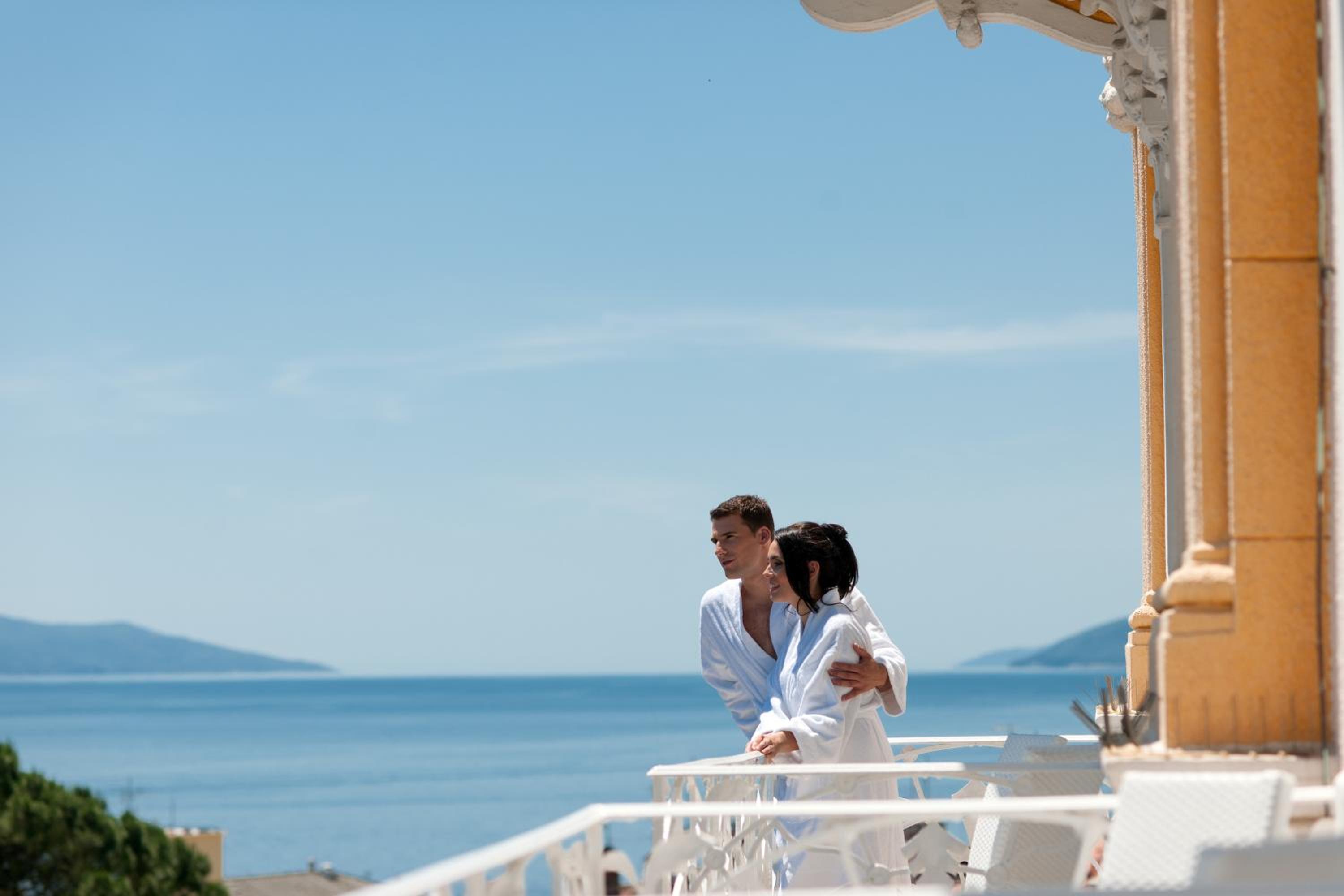 Queen Suite with Sea View - Photo 14