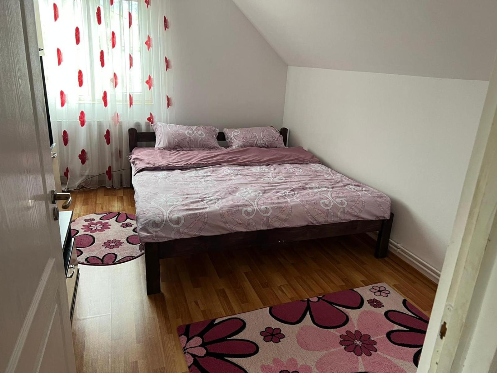 Three-Bedroom Apartment photo 2