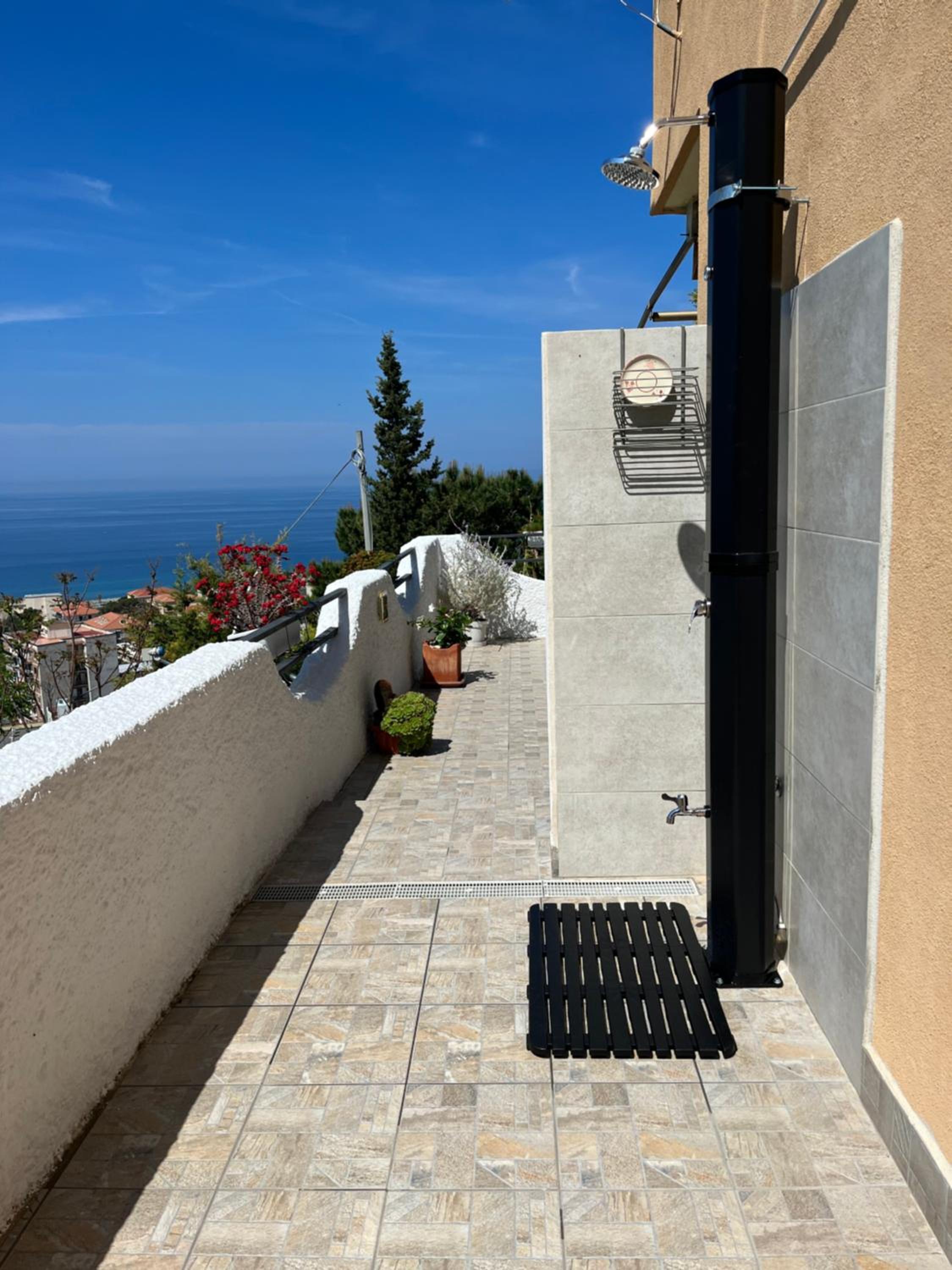 Apartment with Sea View - Photo 16
