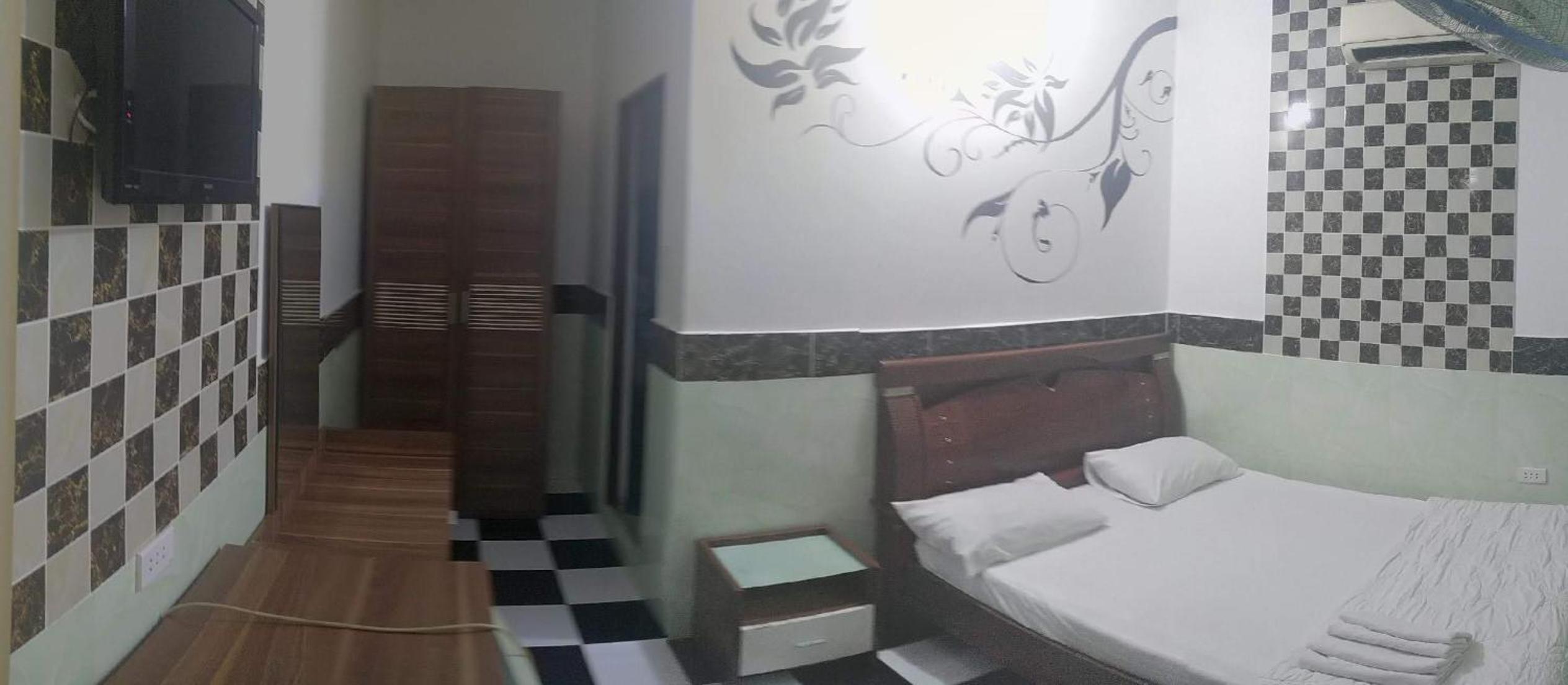 Large Double Room