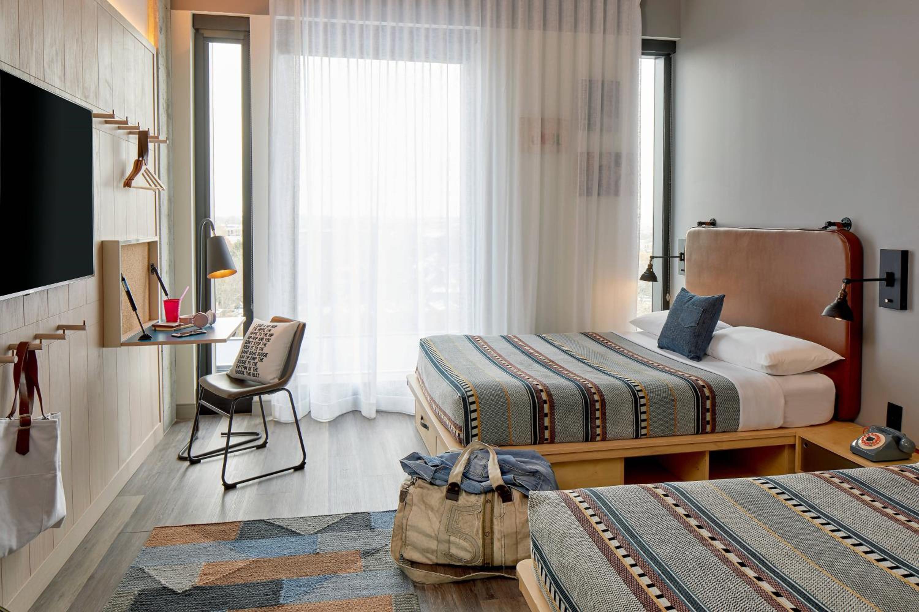 Queen Room with Two Queen Beds and Roll-In Shower - Mobility Access