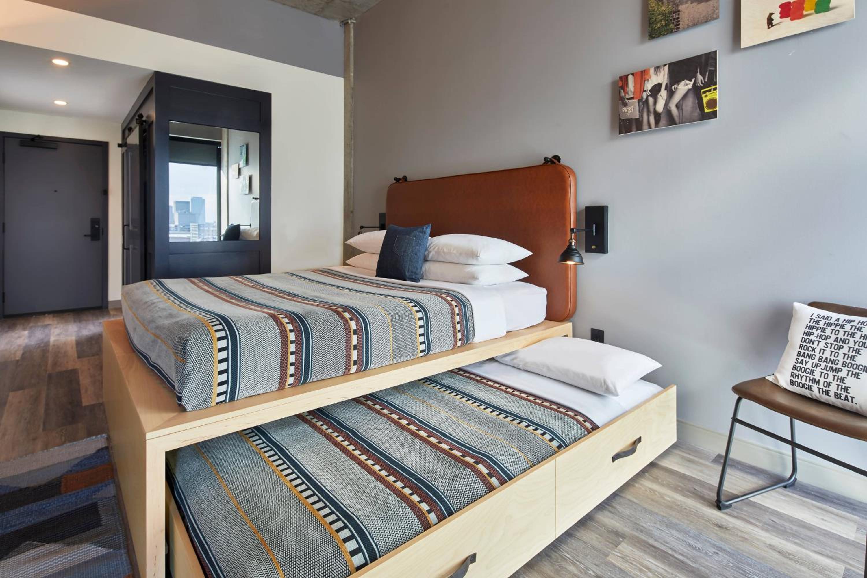King Room with Pull-Down Bed - Photo 3
