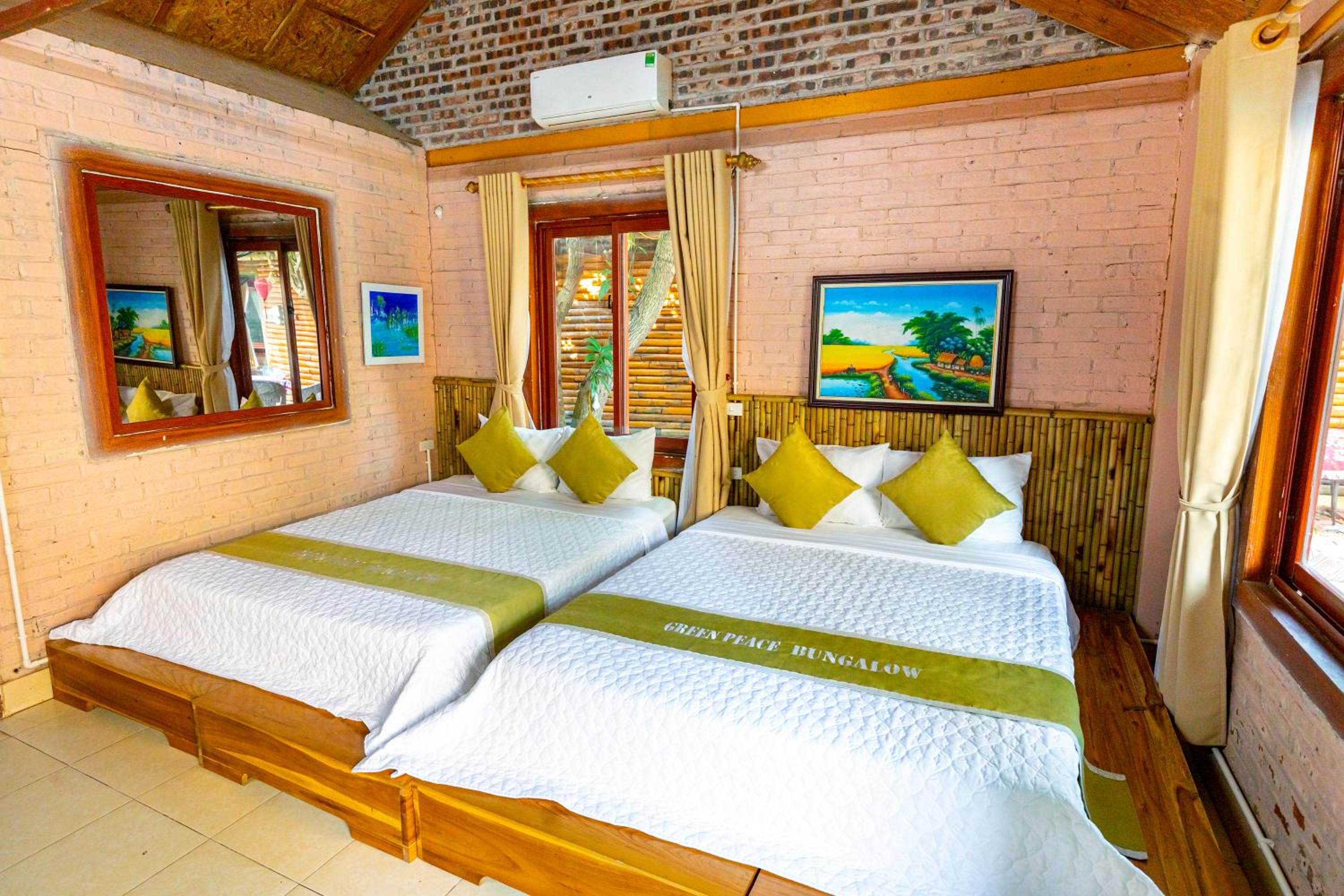 Twin Room with Pool View photo 3