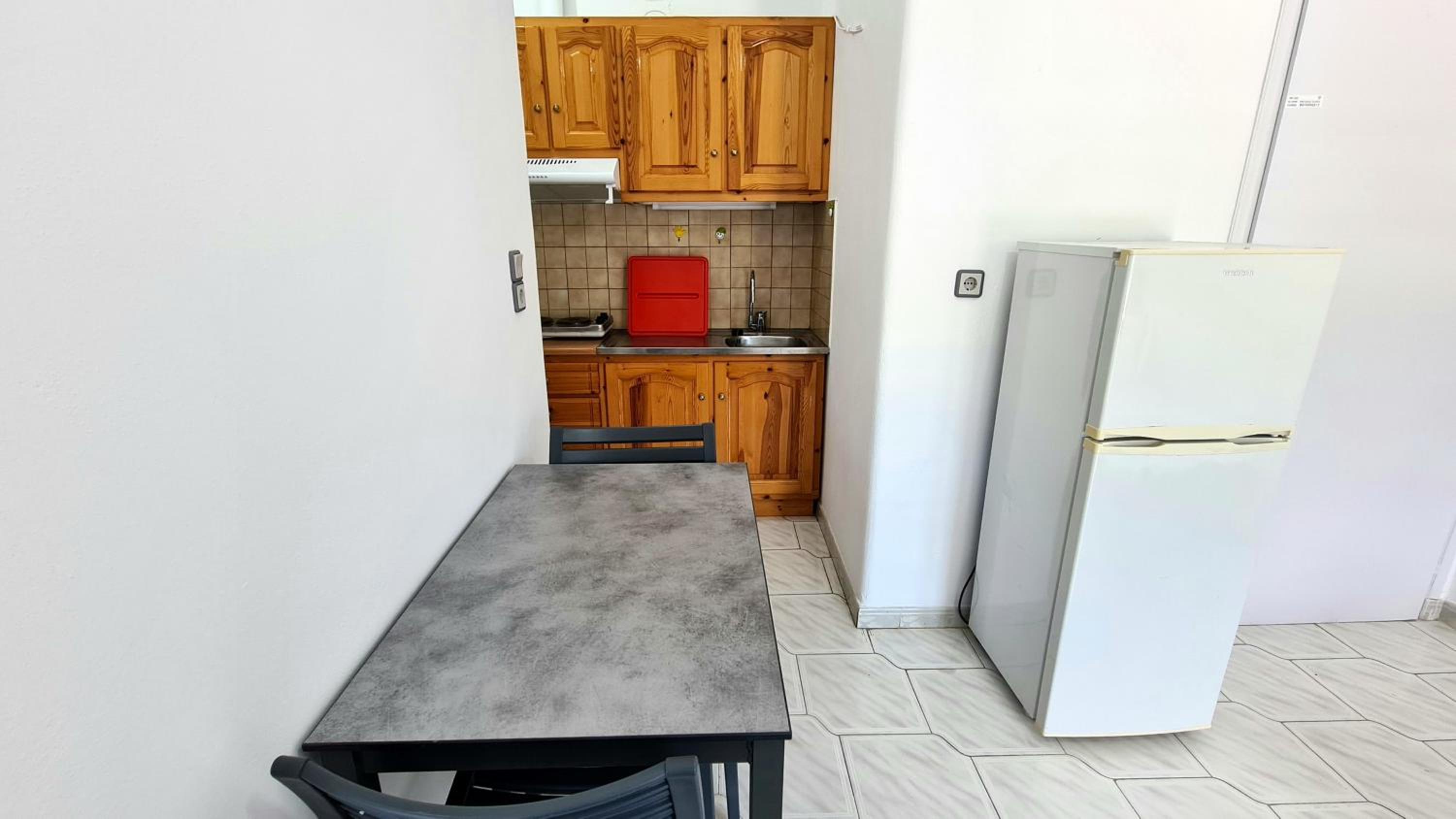 One-Bedroom Apartment - Photo 10