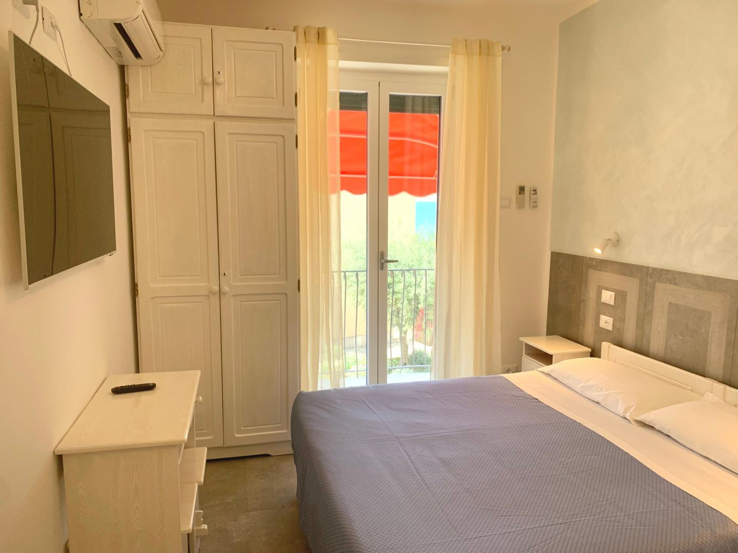 Double Room with Balcony and Sea View