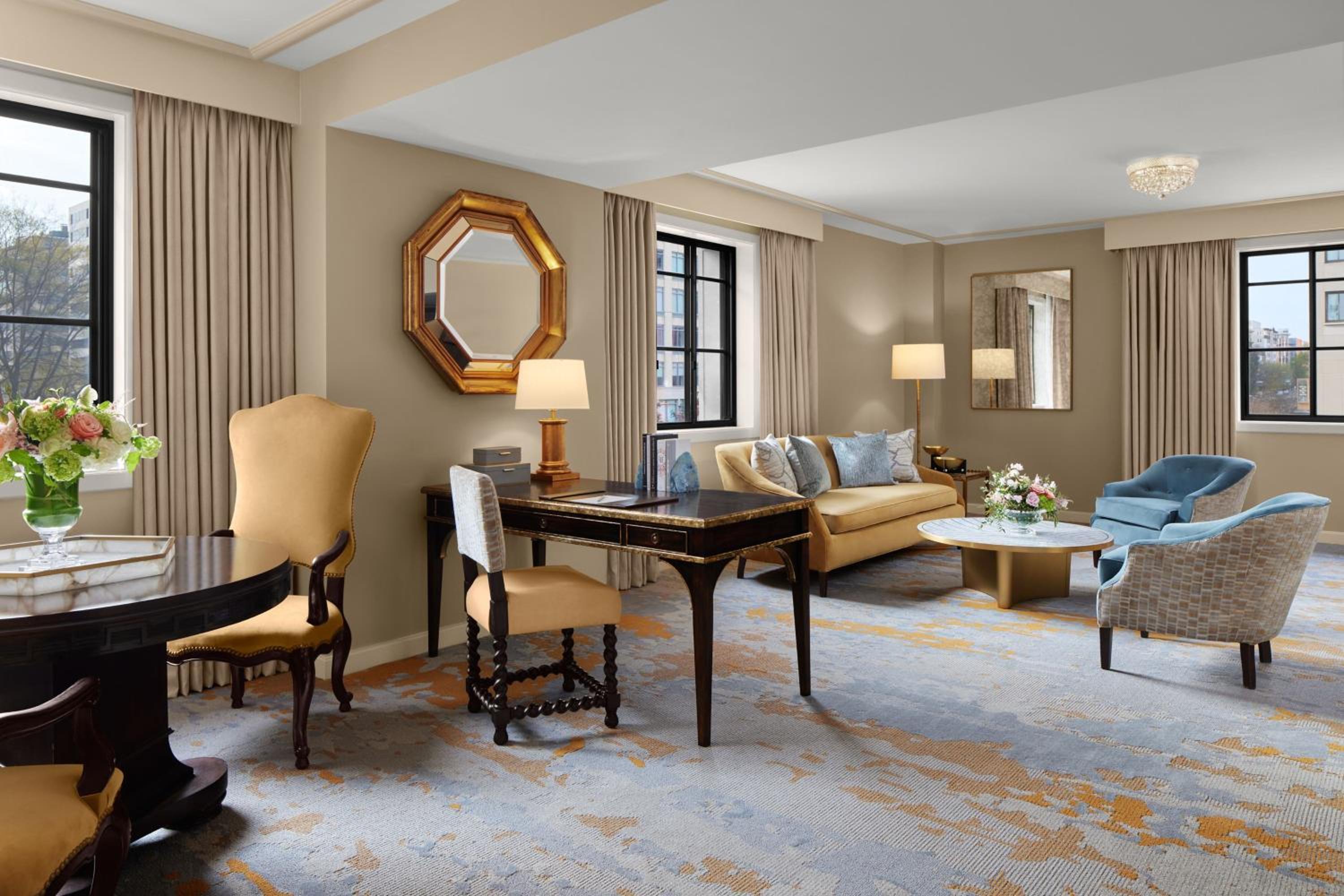 St. Regis Suite, 1 Bedroom Suite, 1 King - Photo 1
