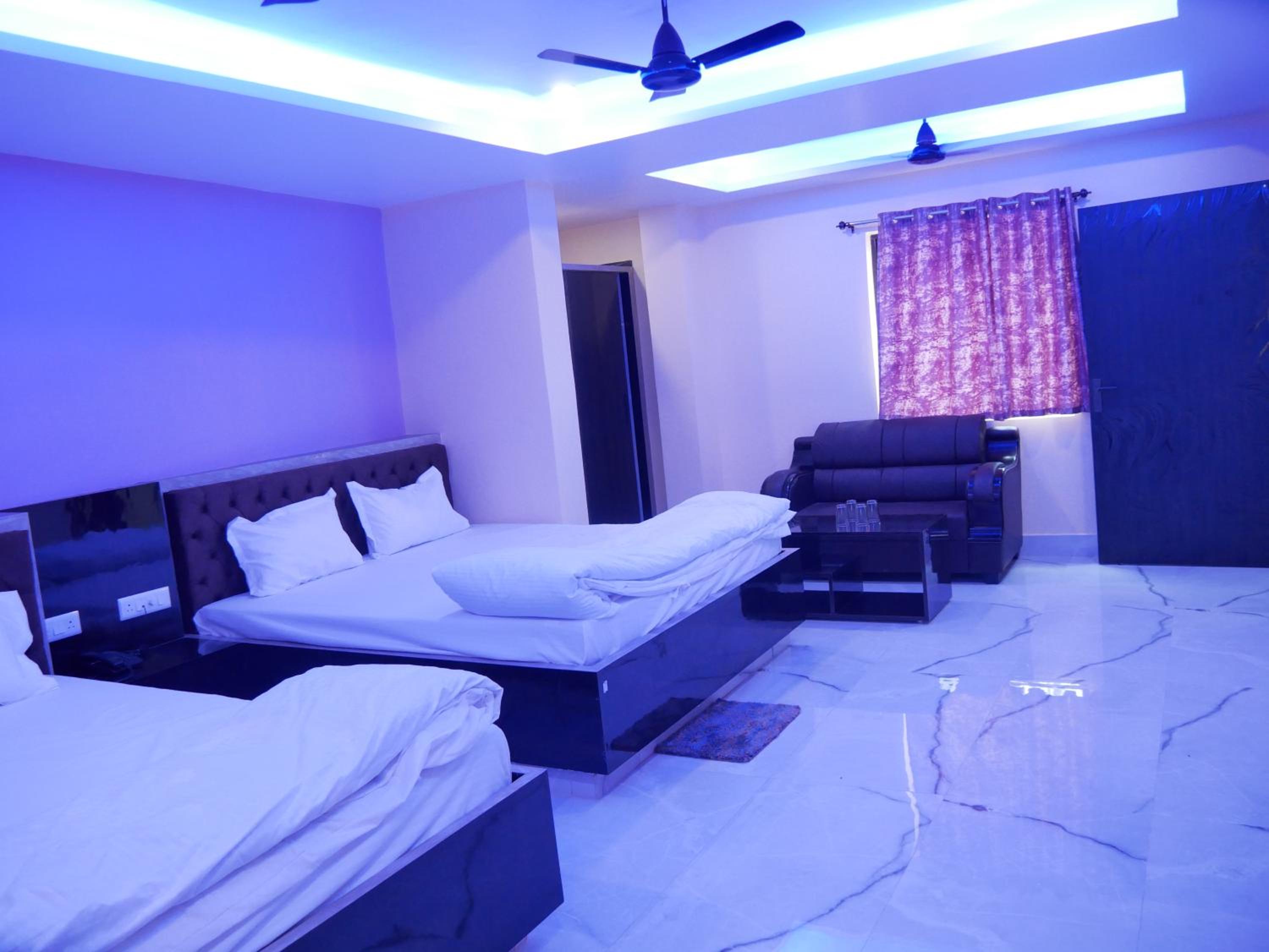 Deluxe Quadruple Room - Photo 2
