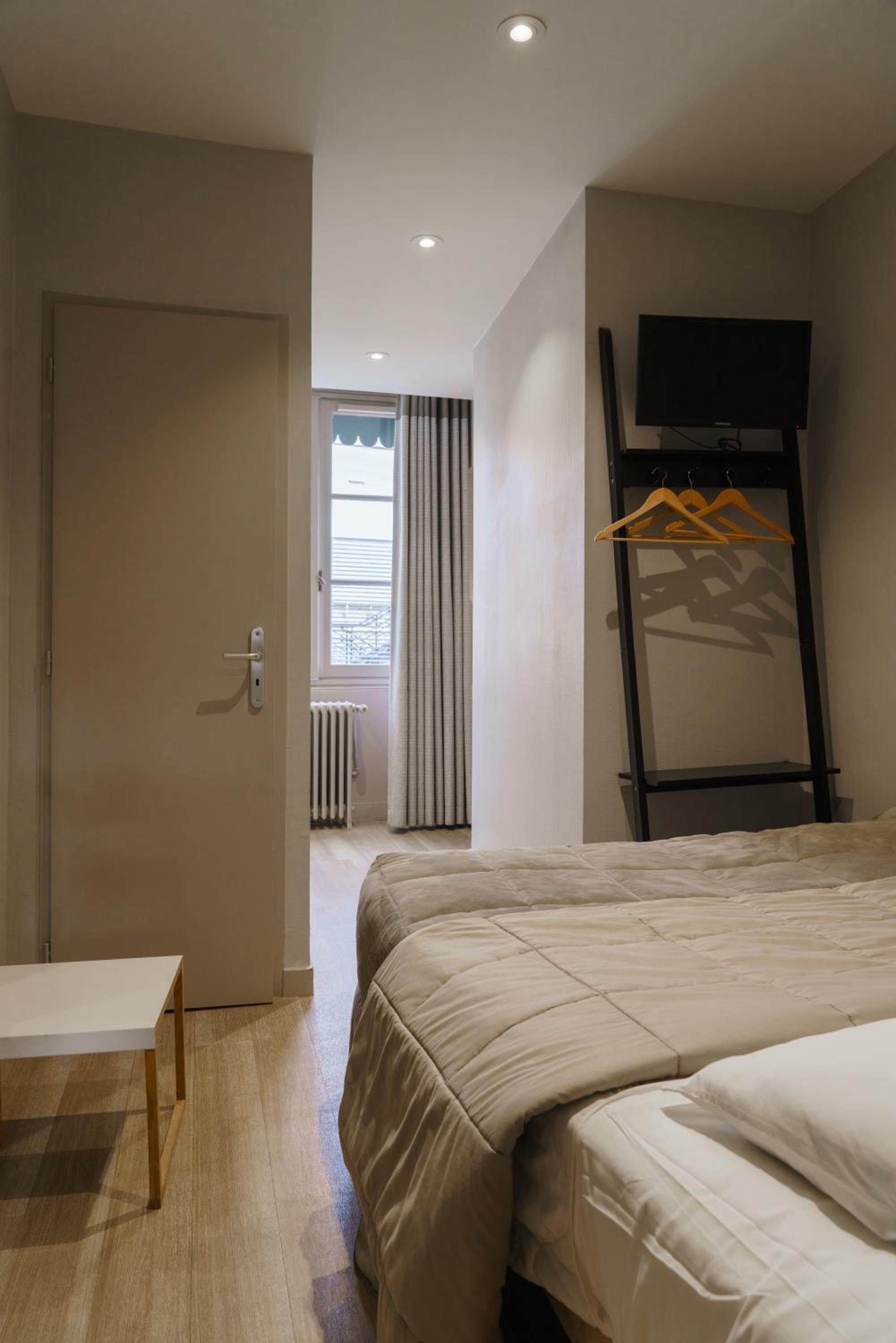 Standard Double Room photo 3