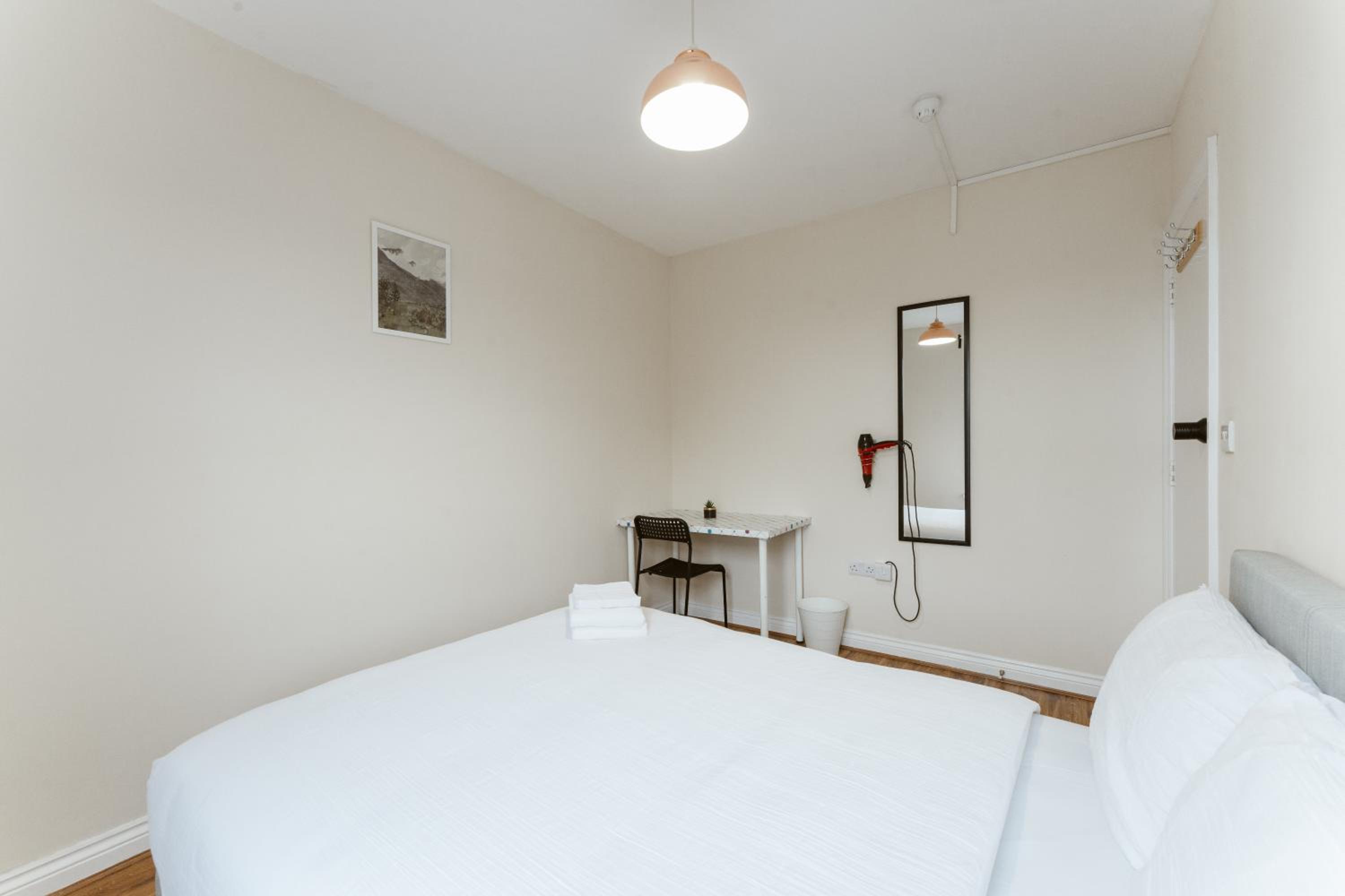  Double Room with Shared Bathroom (Room 3) photo 3