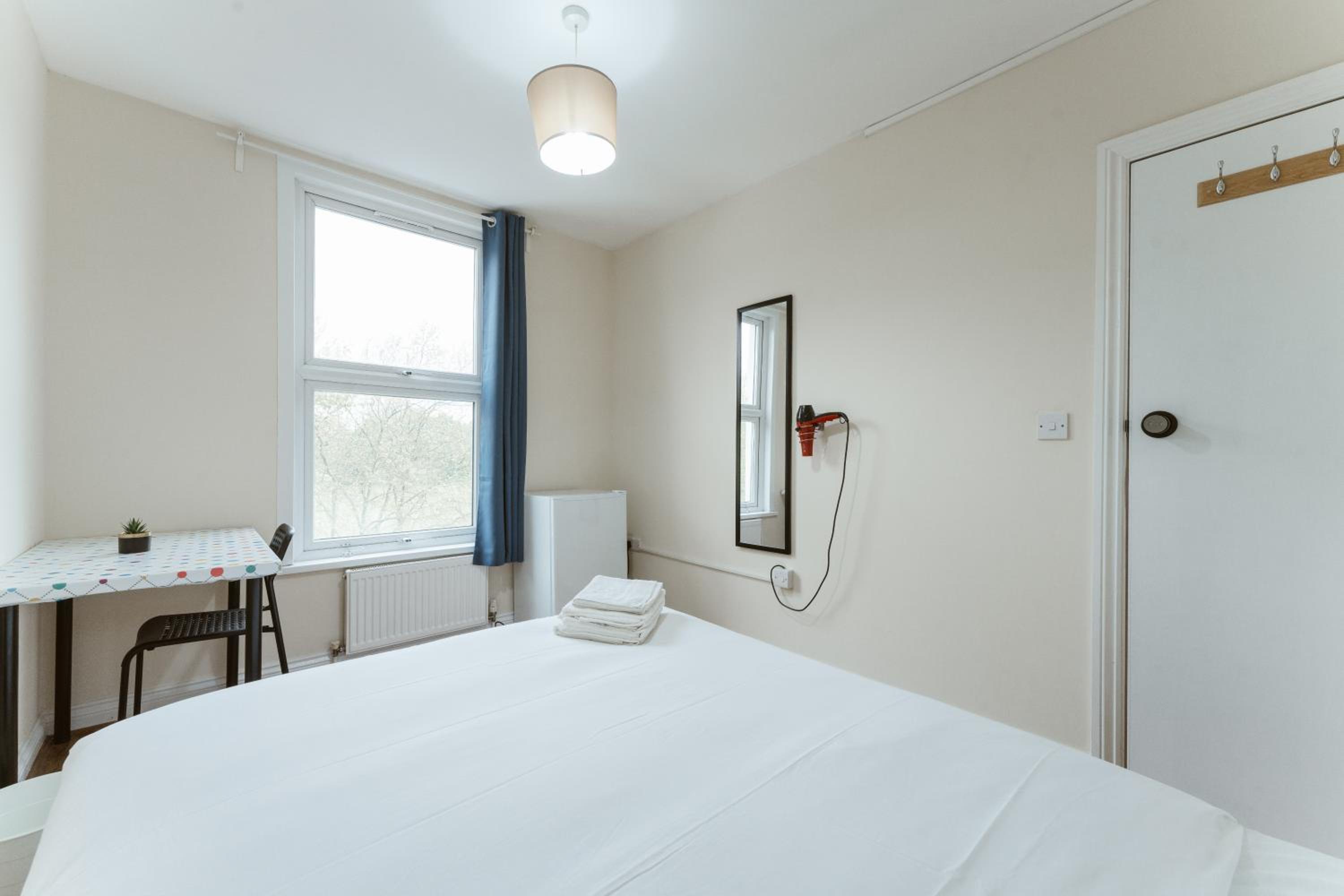 Double Room with Shared Bathroom (Room 4) photo 1