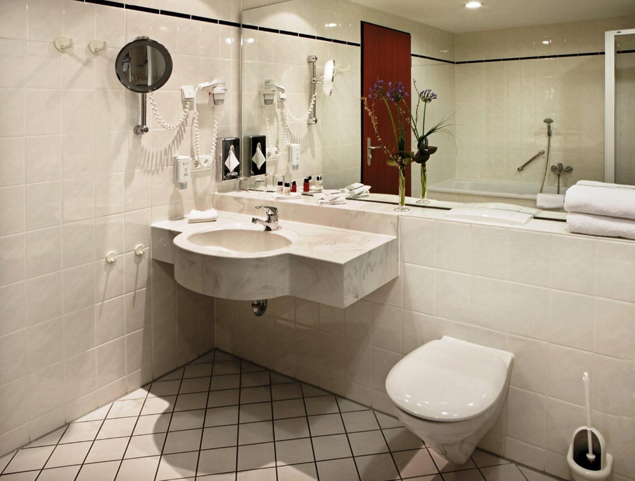 Deluxe Suite - Photo 9