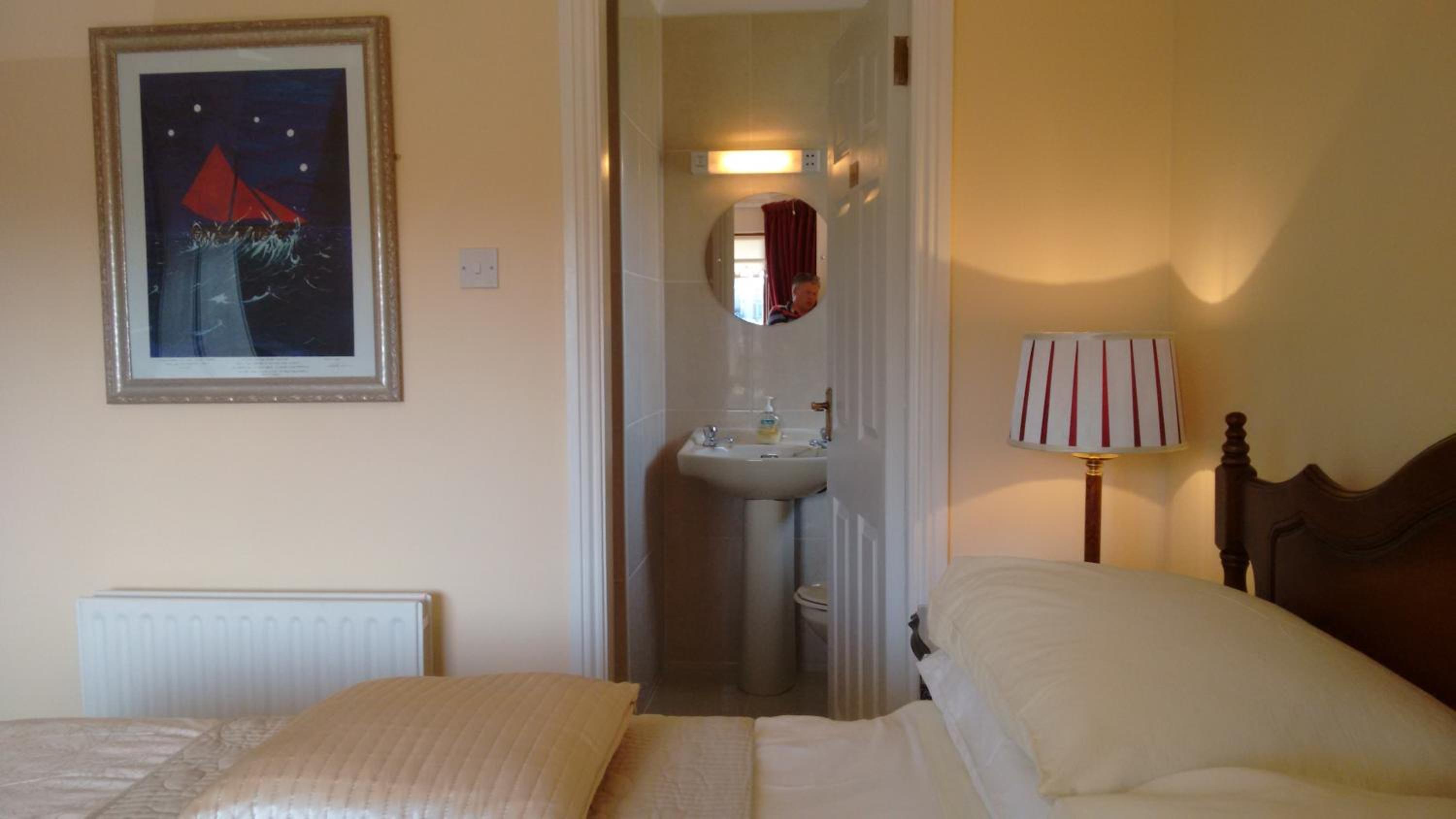 Triple Room with Private Bathroom - Photo 14
