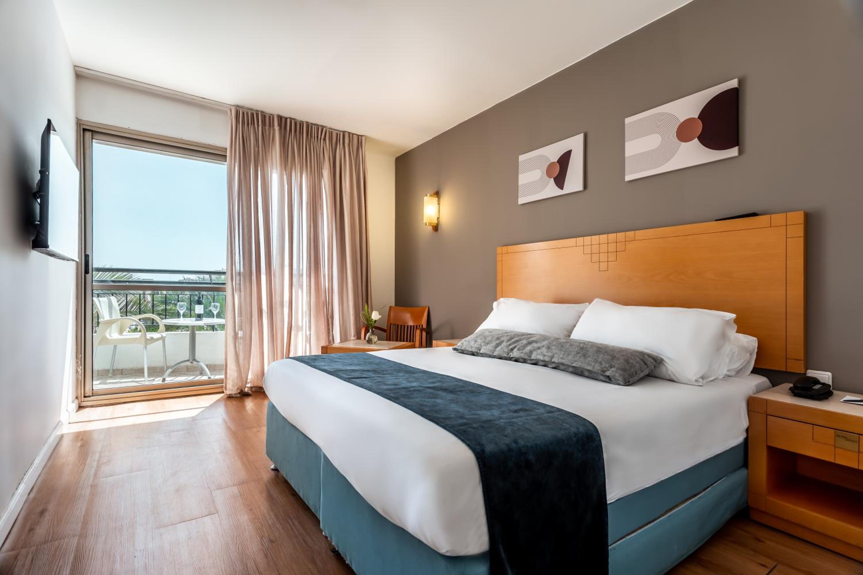 Classic Double Room with Balcony Pool view - Photo 1
