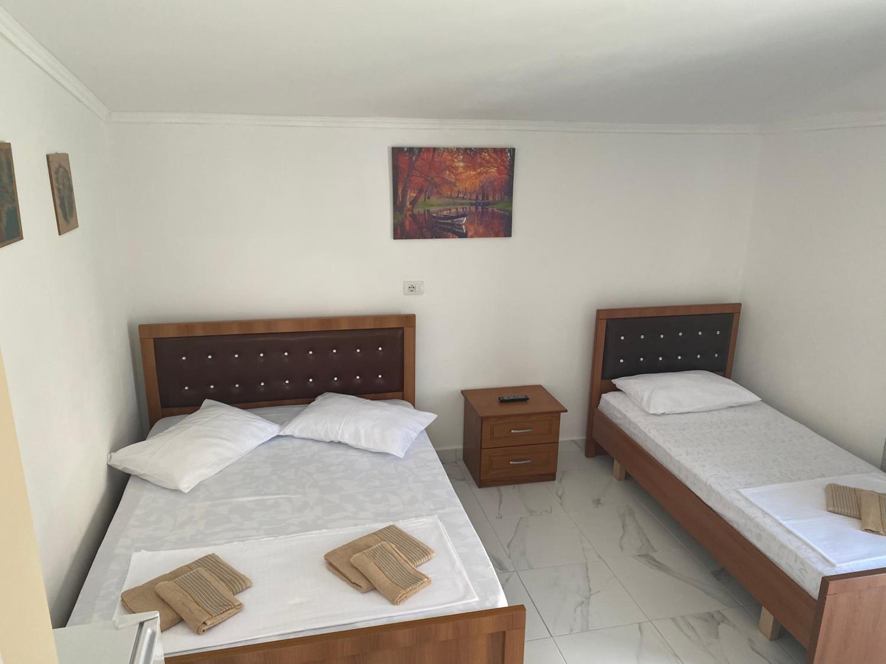 Basic Triple Room photo 1