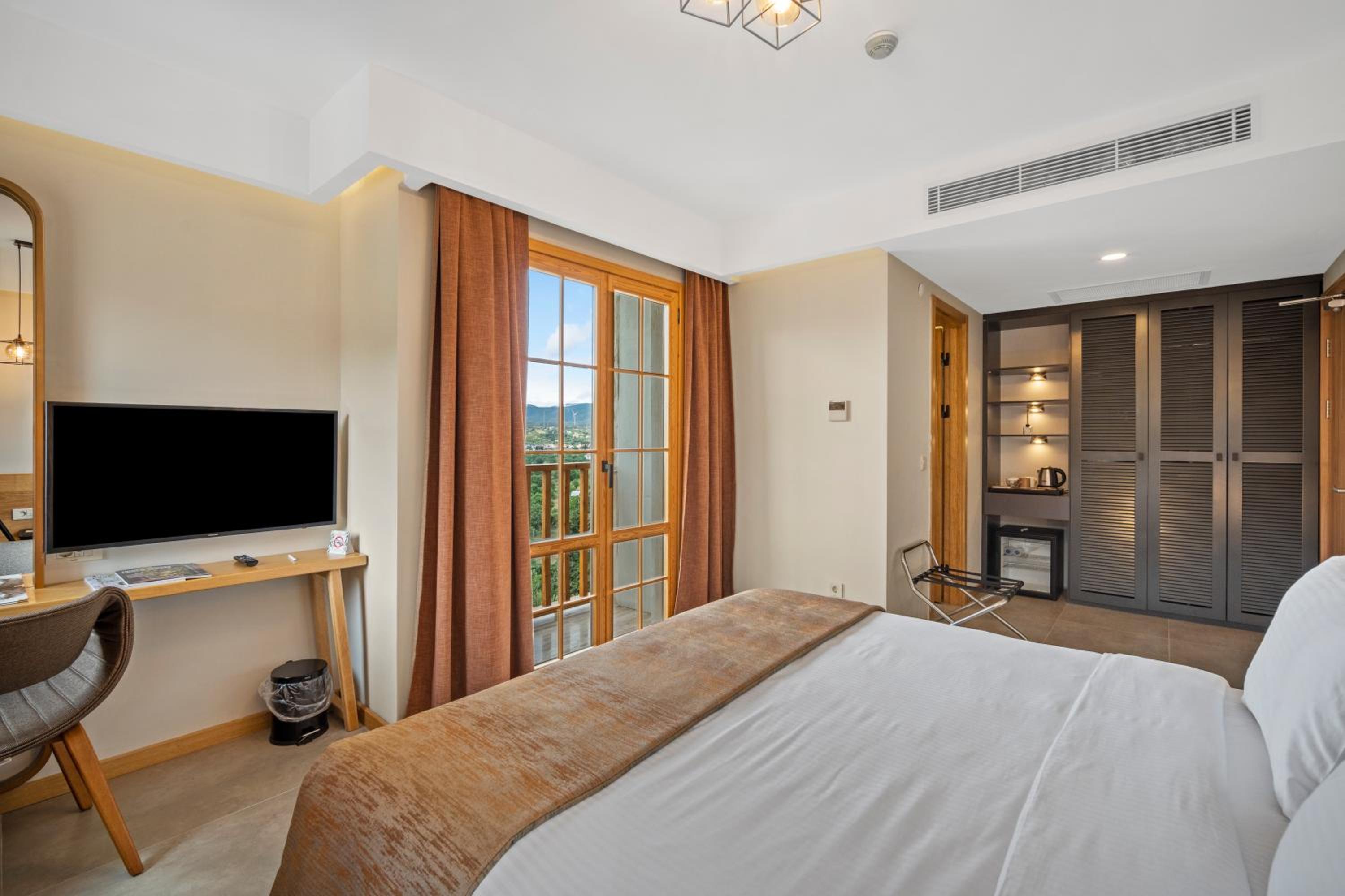 Standard Double Room - Photo 7