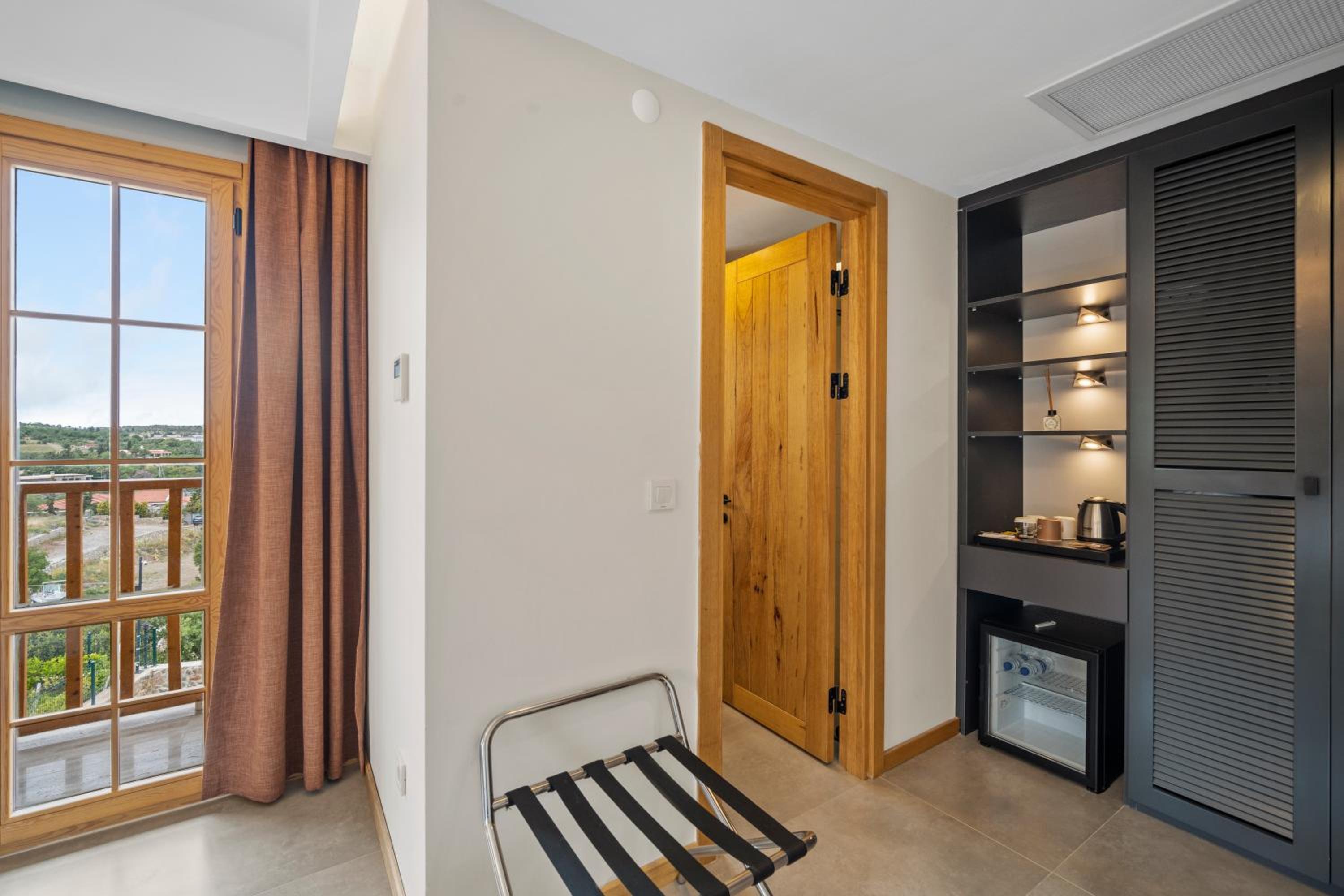 Standard Double Room - Photo 8