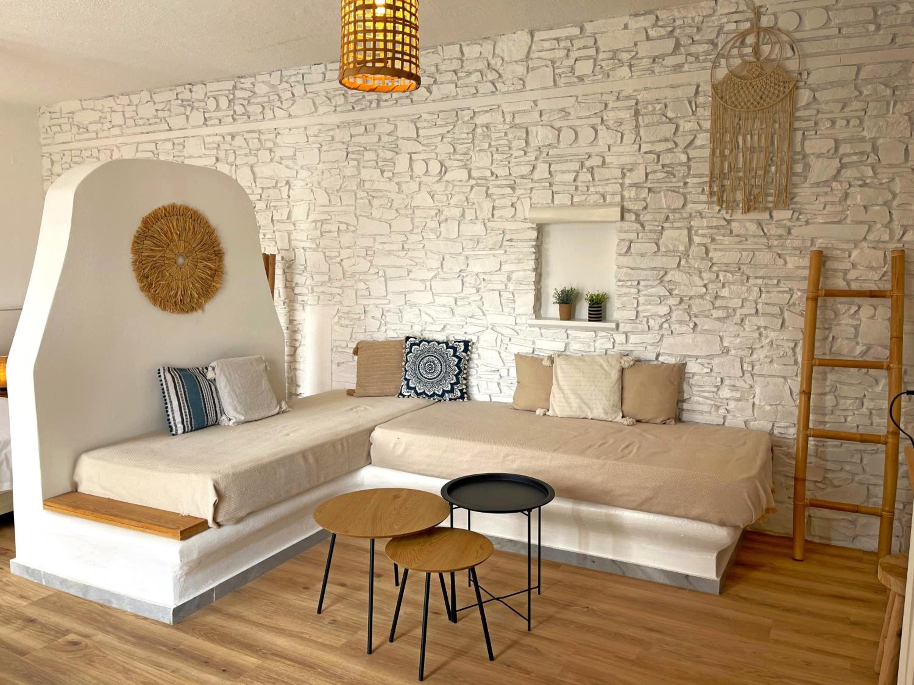 Flatlet on Ground floor with Village View