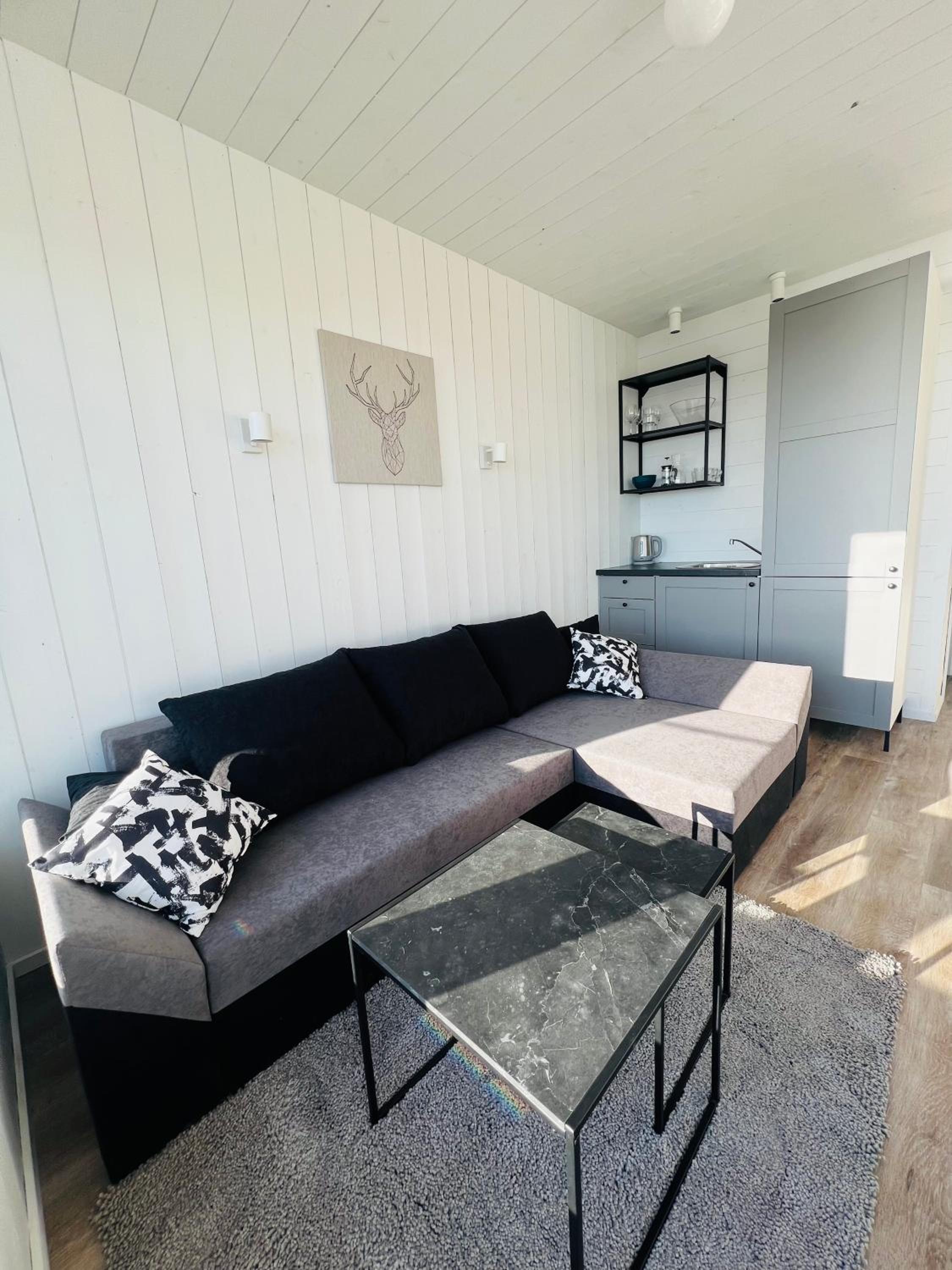 One-Bedroom Apartment with Terrace photo 1