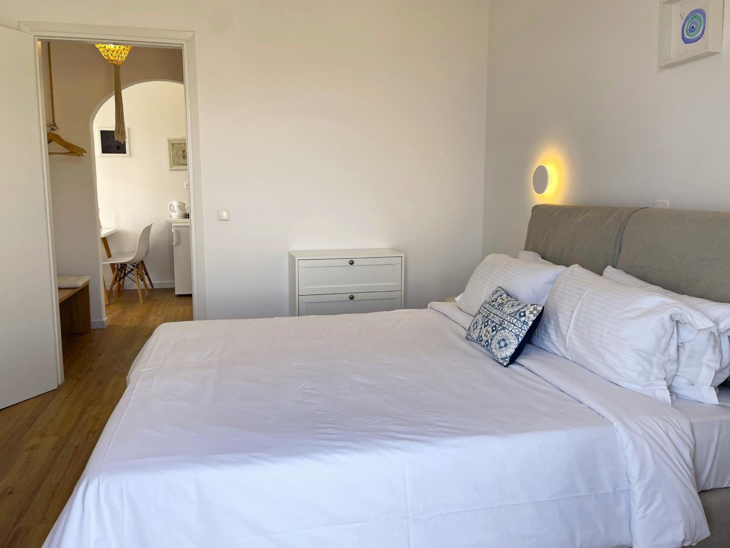 Apartment with Panoramic Pool and Sea View - Photo 7