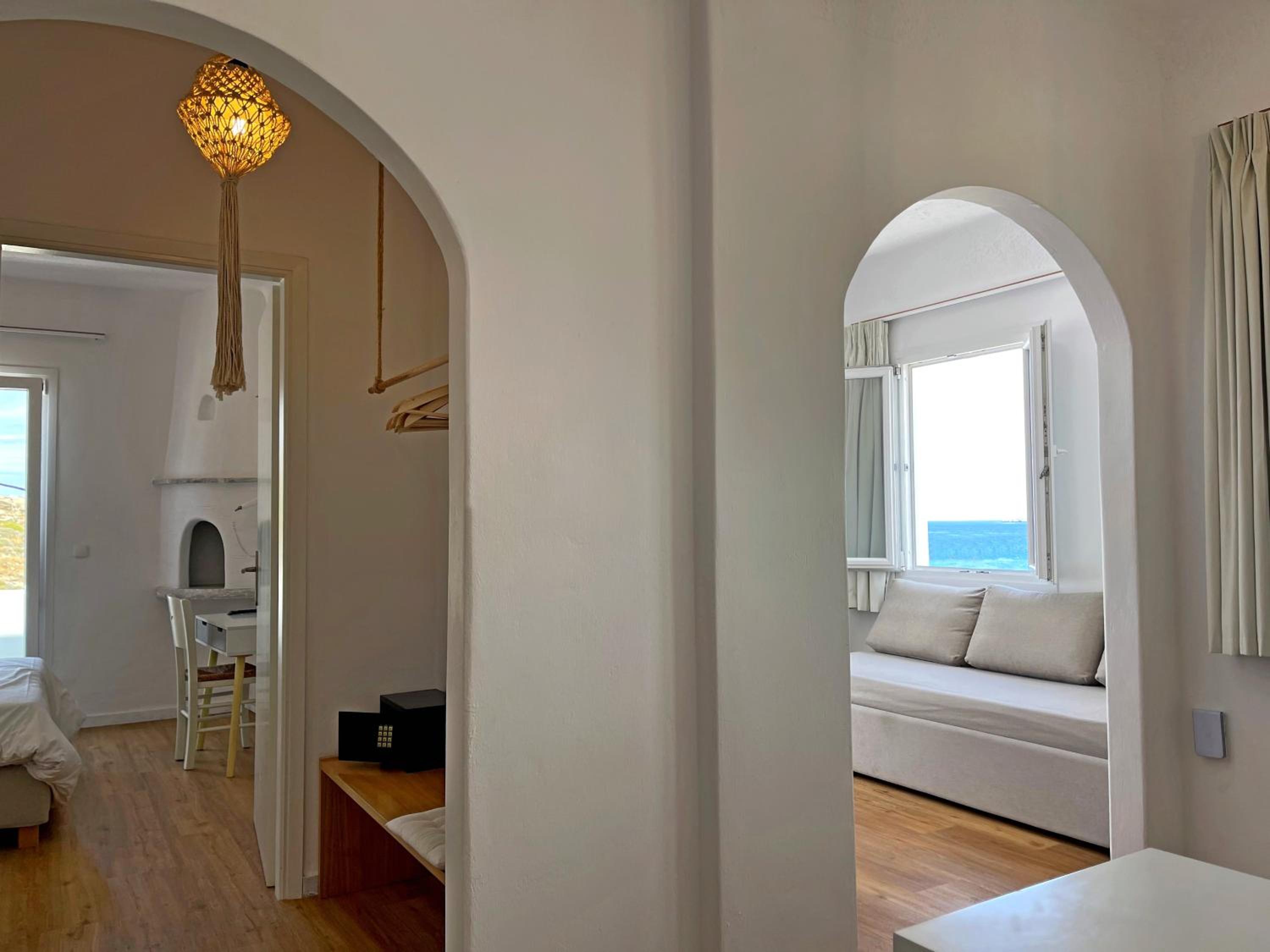 Apartment with Panoramic Pool and Sea View - Photo 8