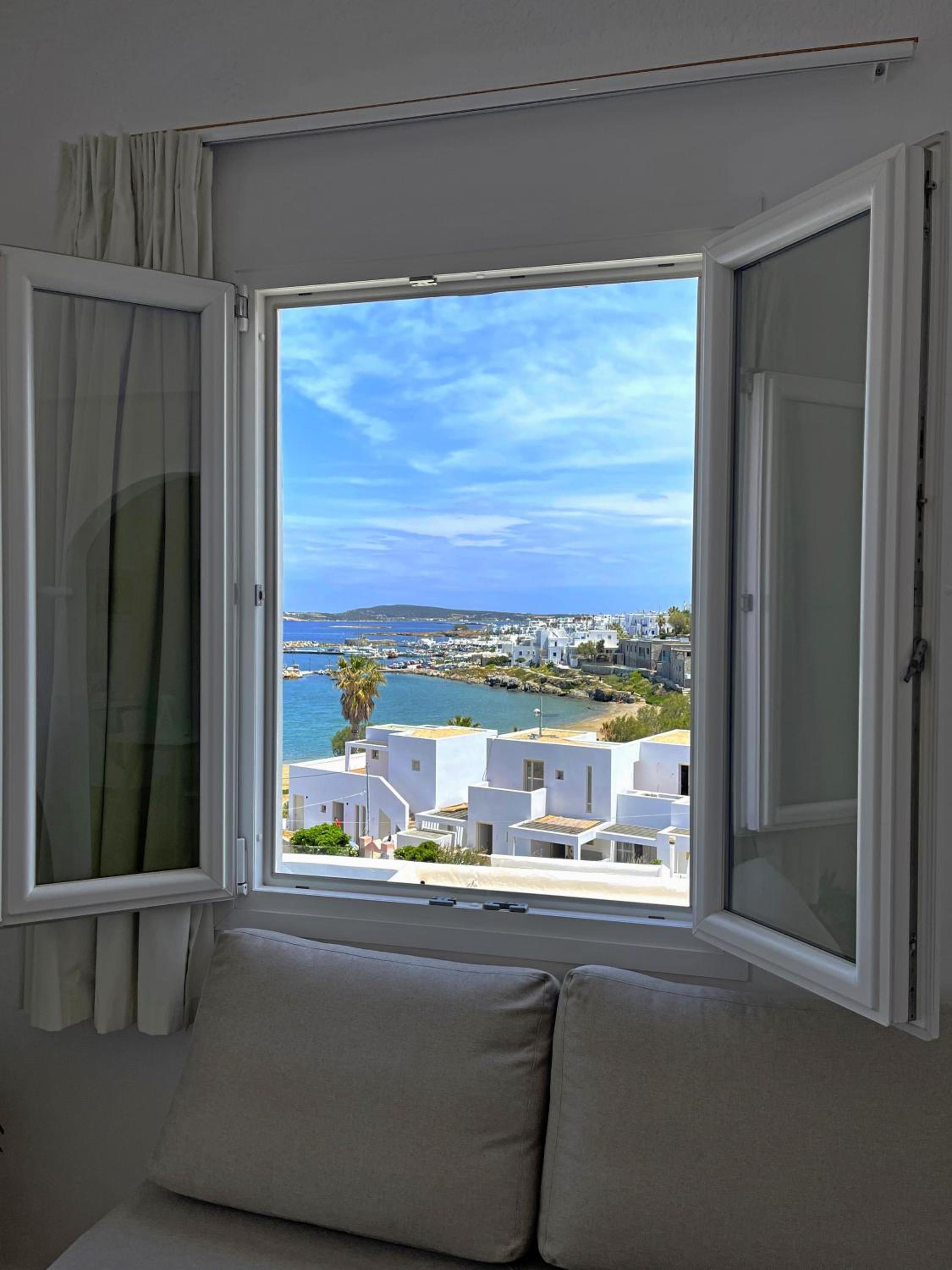 Apartment with Panoramic Pool and Sea View - Photo 6