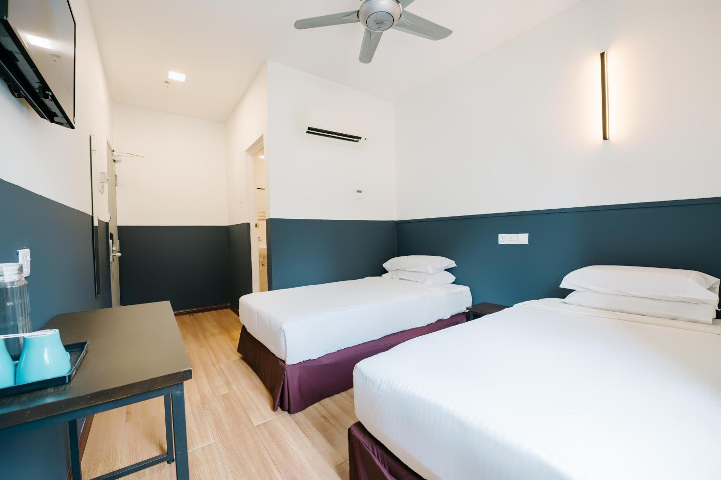 Twin Room - Photo 5